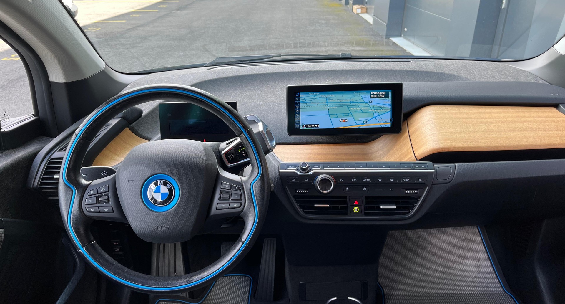 BMW i3 (94Ah)-image-13