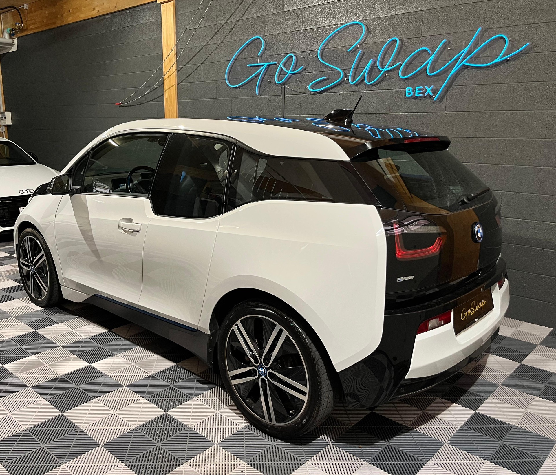 BMW i3 (94Ah)-image-7