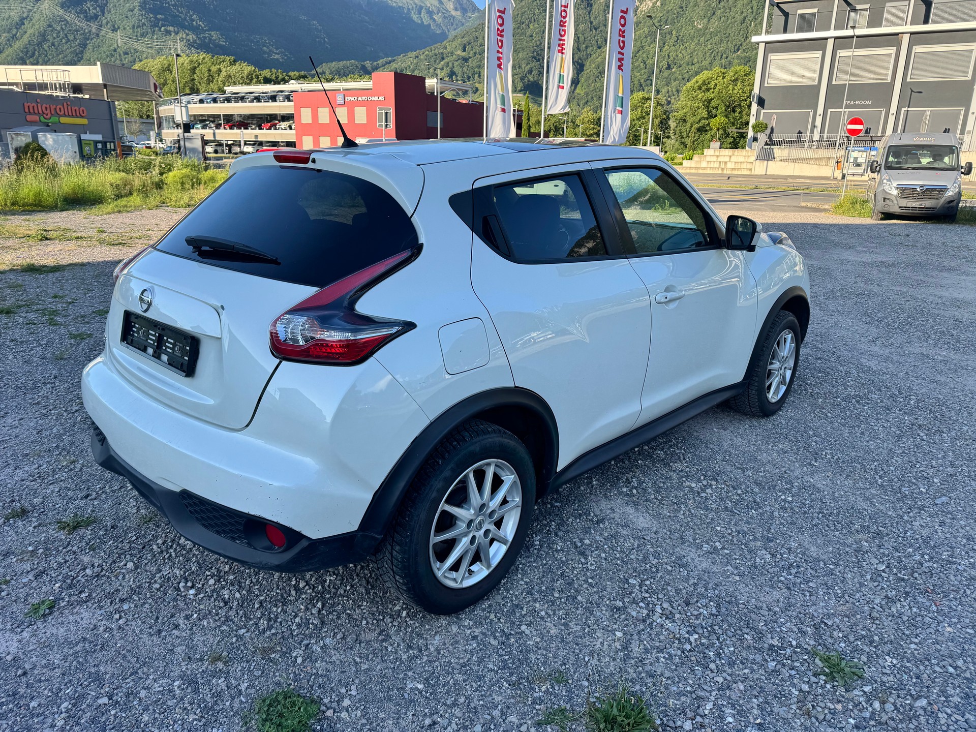 NISSAN Juke 1.6 DIG-T tekna 4x4 Xtronic M-CVT-image-4
