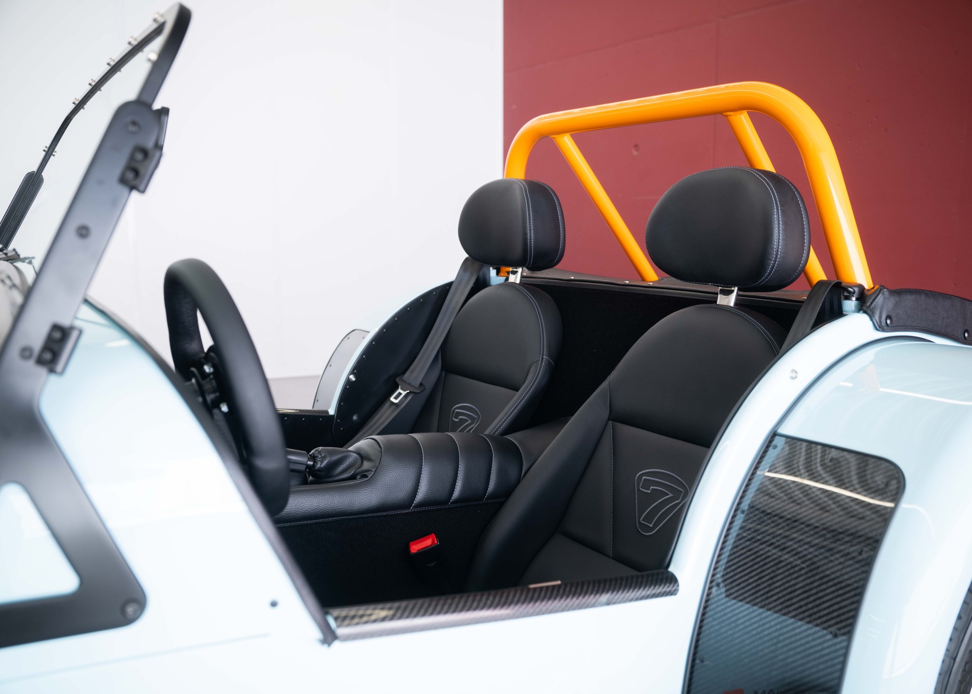 CATERHAM Seven 170S (MY26, Swiss new car, Gulf Blue paint, 24-month factory warranty)-image-22