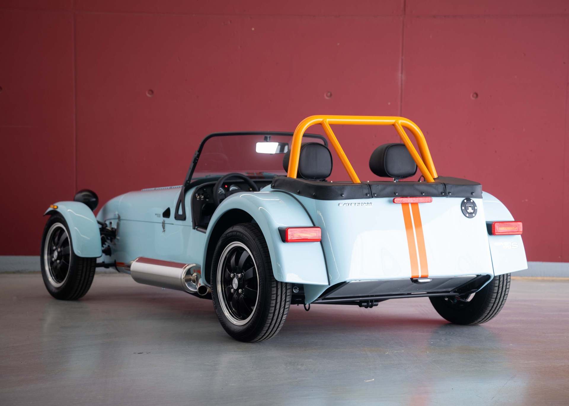 CATERHAM Seven 170S (MY26, Swiss new car, Gulf Blue paint, 24-month factory warranty)-showroom-element-1