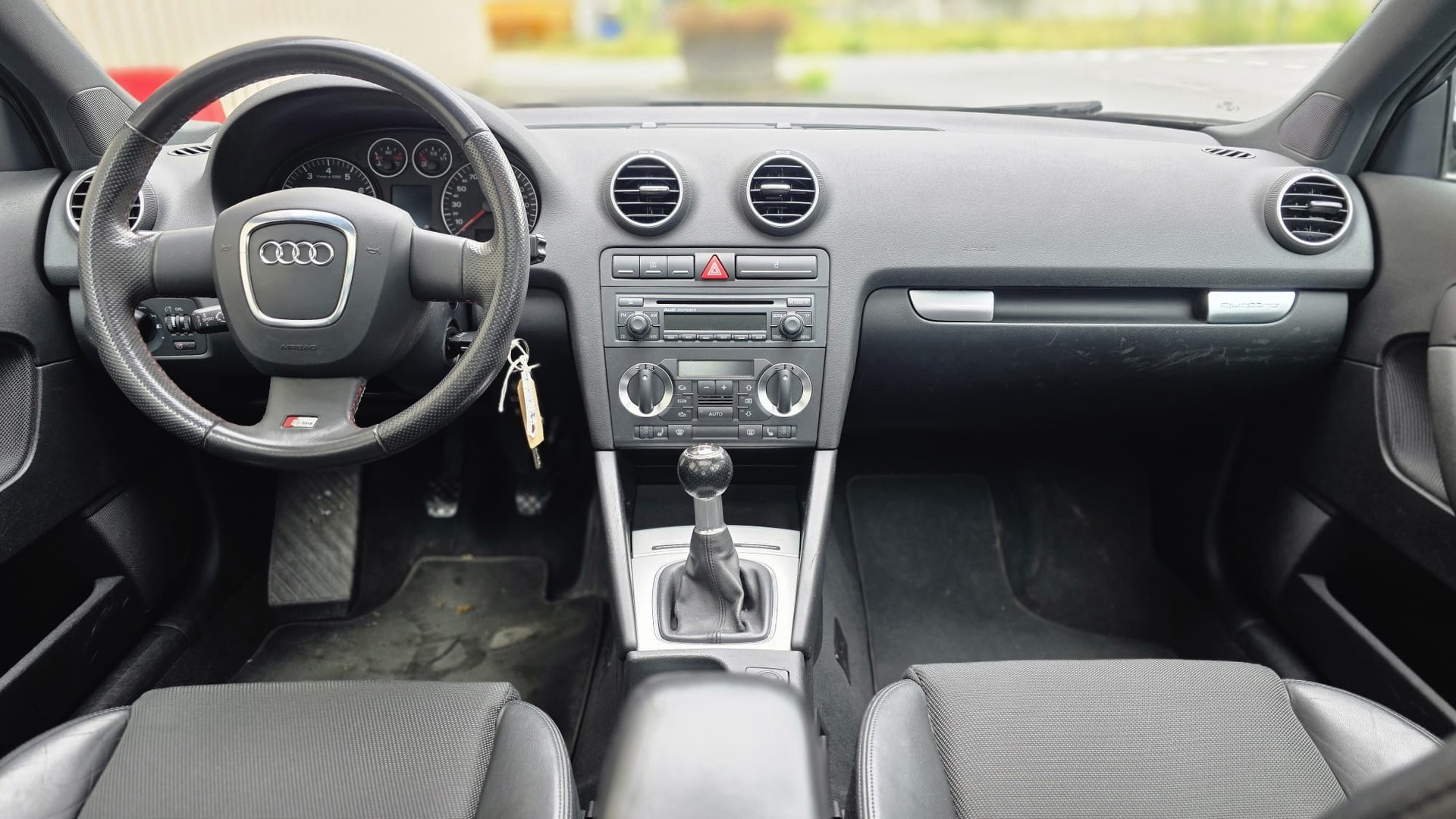 AUDI A3 Sportback 2.0 Turbo FSI Ambiente quattro-image-14