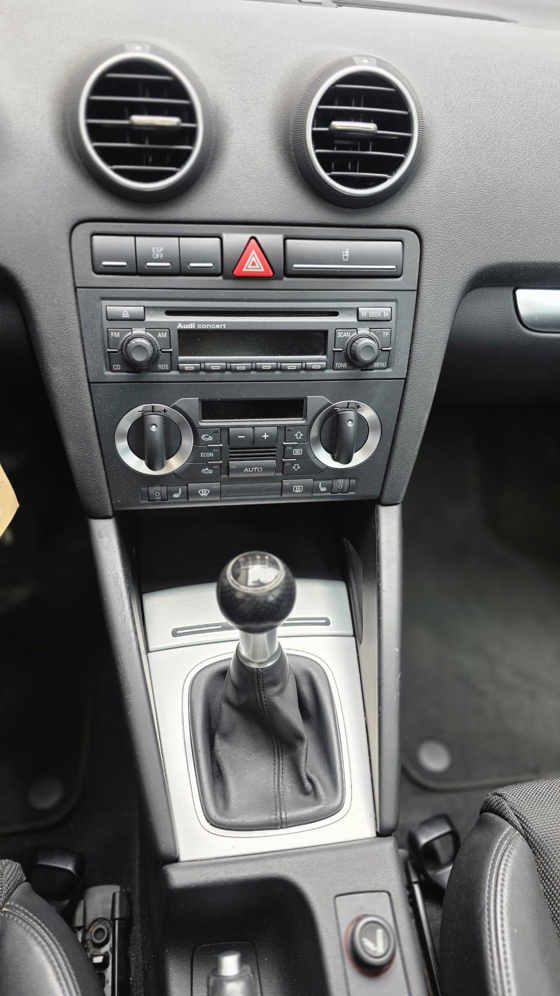 AUDI A3 Sportback 2.0 Turbo FSI Ambiente quattro-image-12