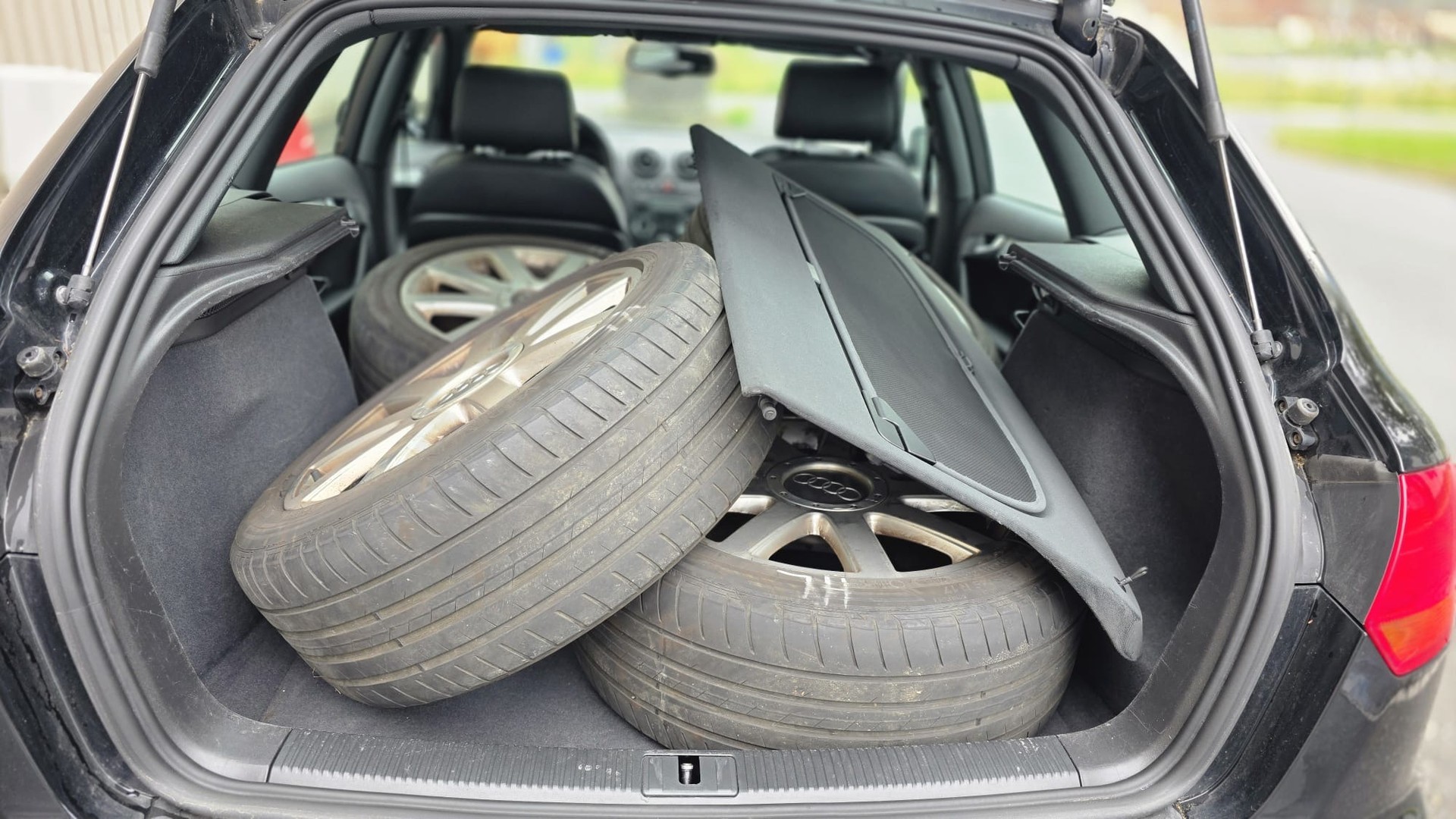 AUDI A3 Sportback 2.0 Turbo FSI Ambiente quattro-image-8