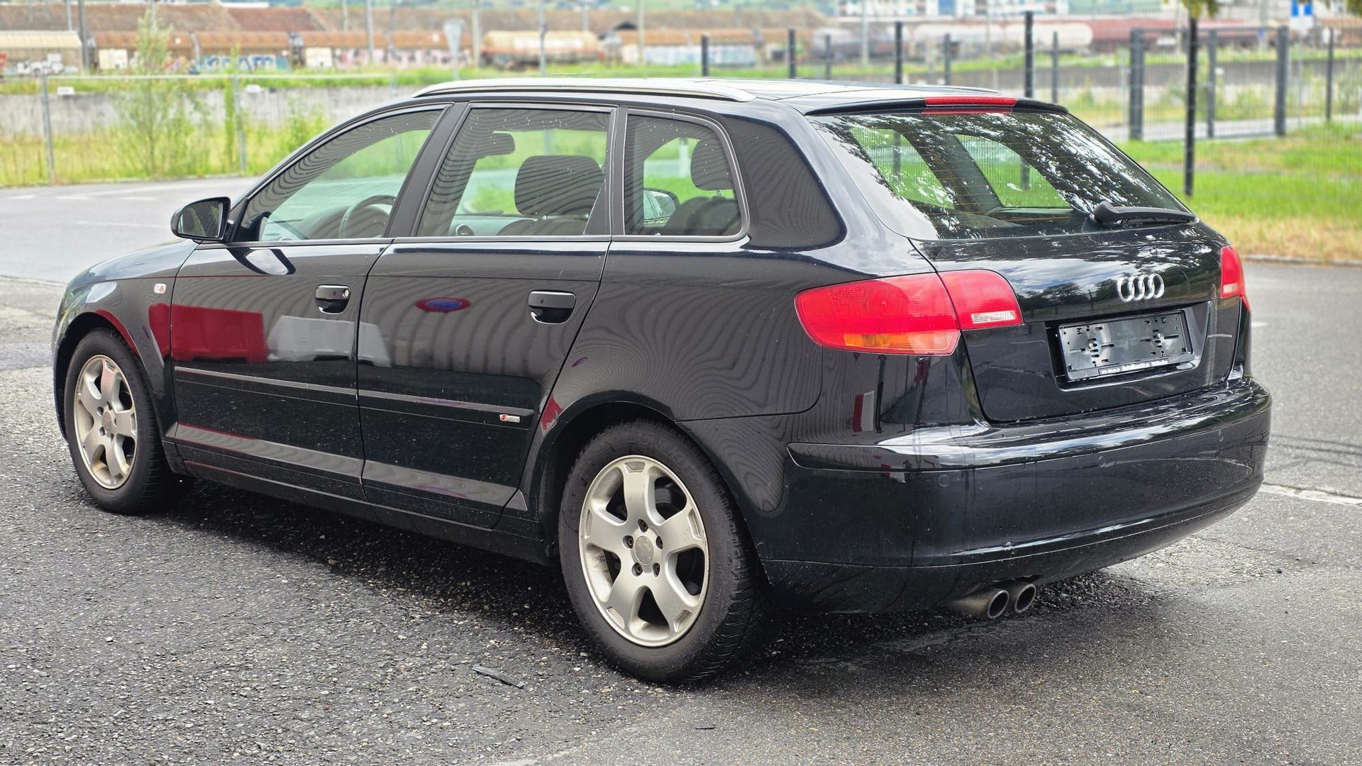 AUDI A3 Sportback 2.0 Turbo FSI Ambiente quattro-image-3