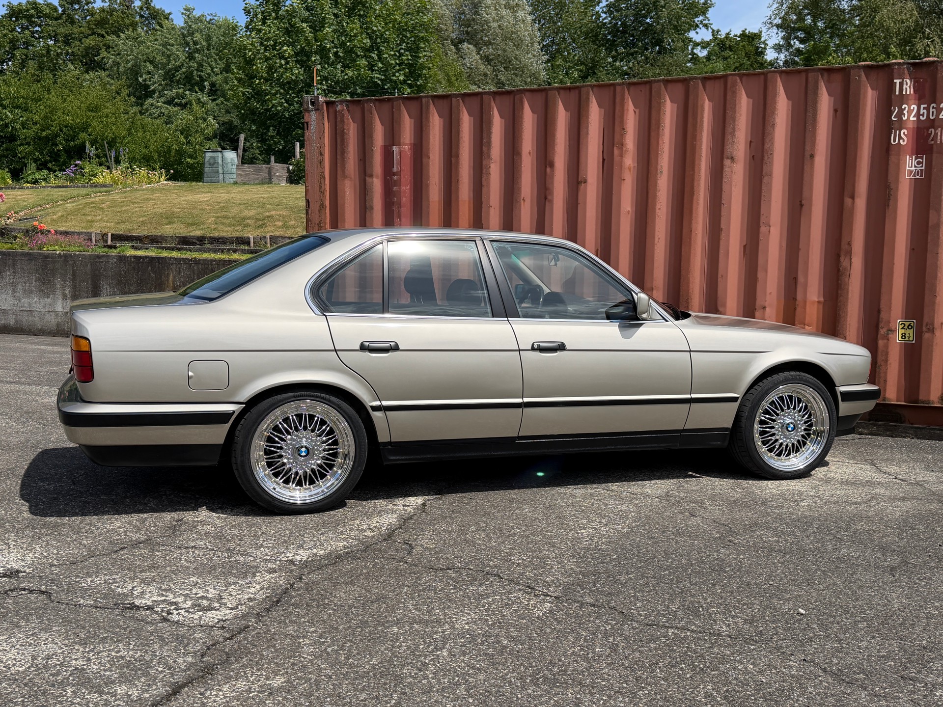 BMW 525i A-image-7
