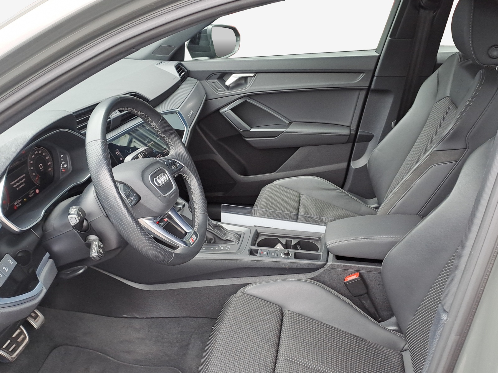 AUDI Q3 35 TDI advanced quattro S-tronic-image-7