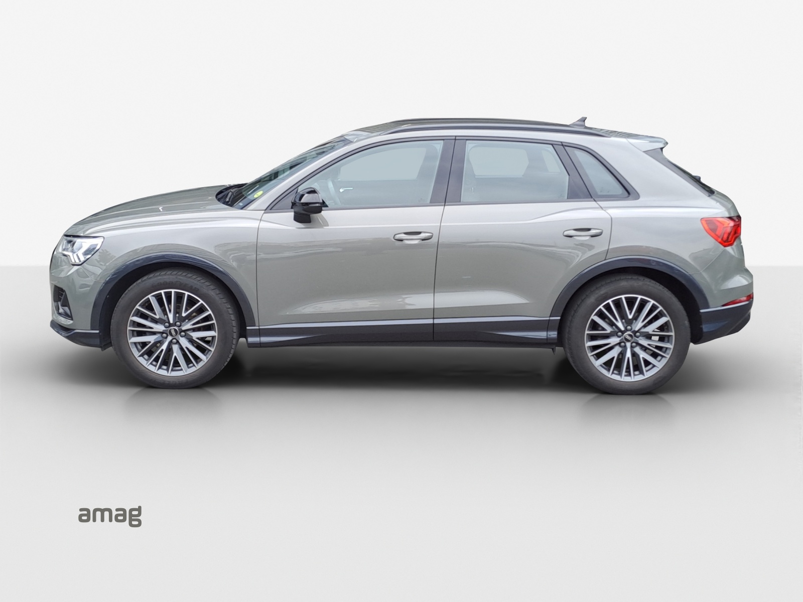 AUDI Q3 35 TDI advanced quattro S-tronic-showroom-element-1