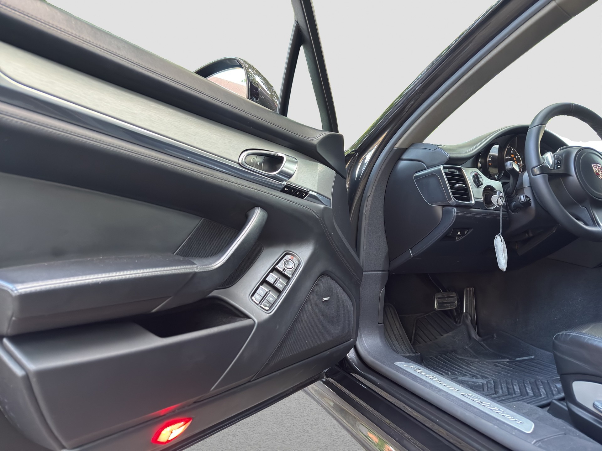 PORSCHE Panamera 4 3.6 PDK-image-15