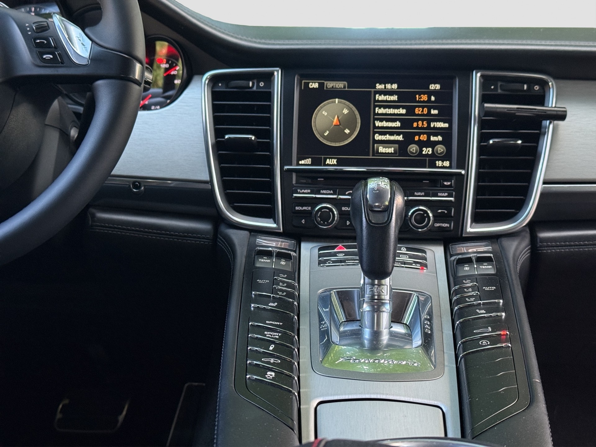 PORSCHE Panamera 4 3.6 PDK-image-12
