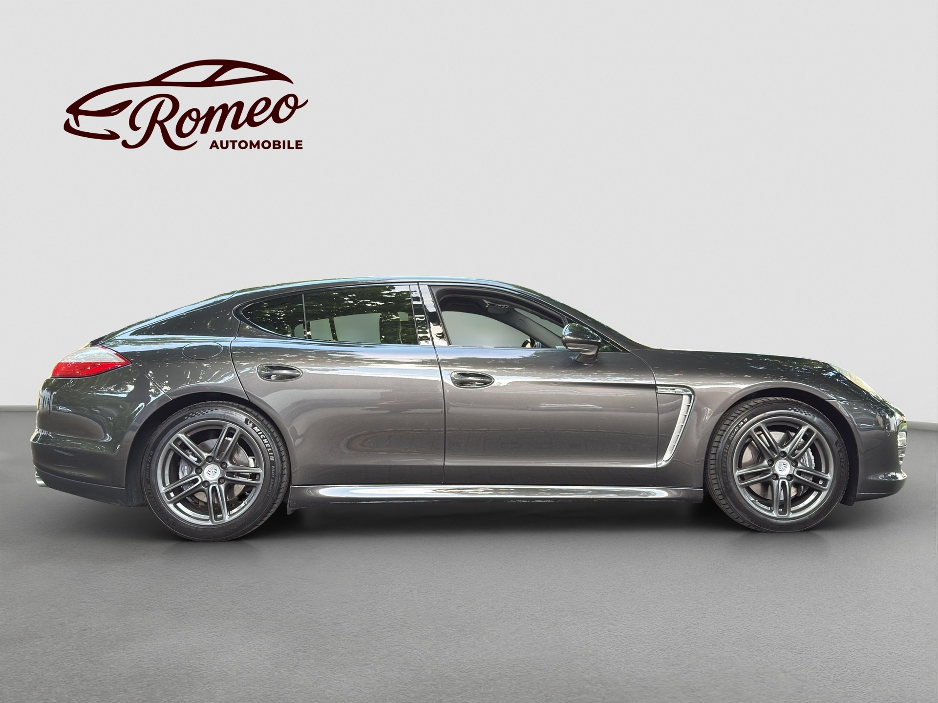 PORSCHE Panamera 4 3.6 PDK-image-4