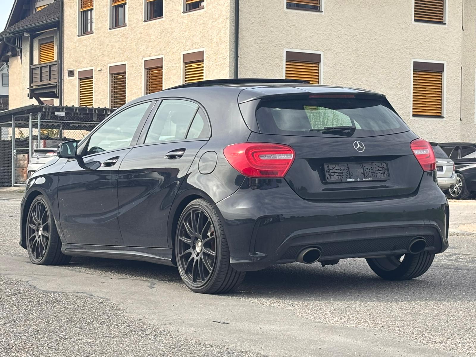MERCEDES-BENZ A 200 AMG Line 7G-DCT-image-6