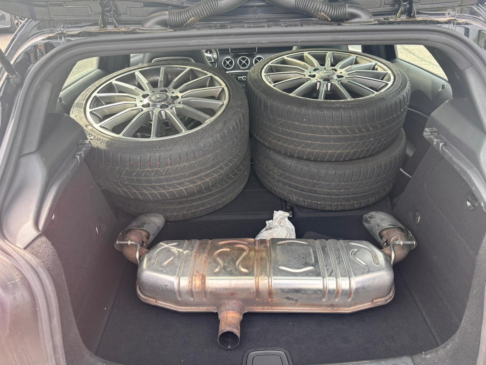 MERCEDES-BENZ A 200 AMG Line 7G-DCT-image-14