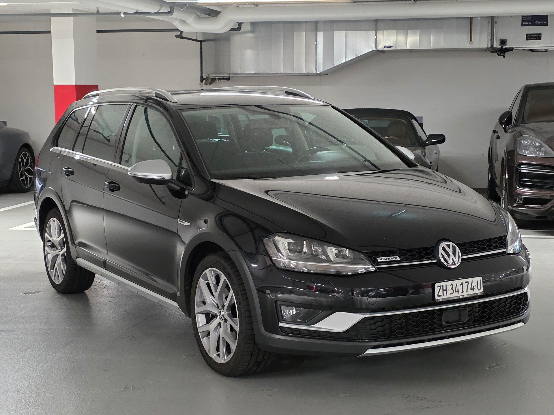 VW Golf 2.0 TDI Alltrack 4Motion-showroom-element-2
