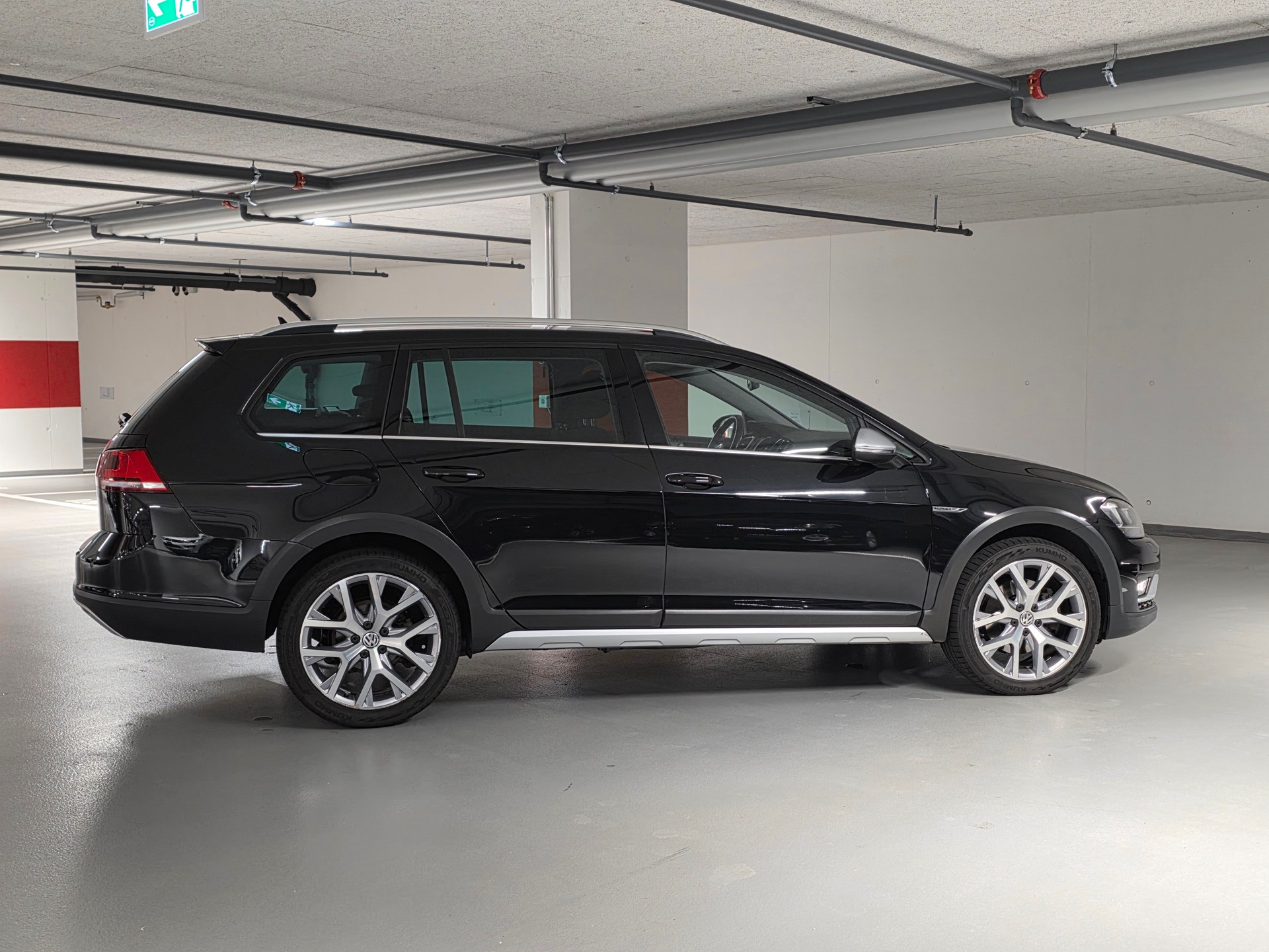 VW Golf 2.0 TDI Alltrack 4Motion-showroom-element-3