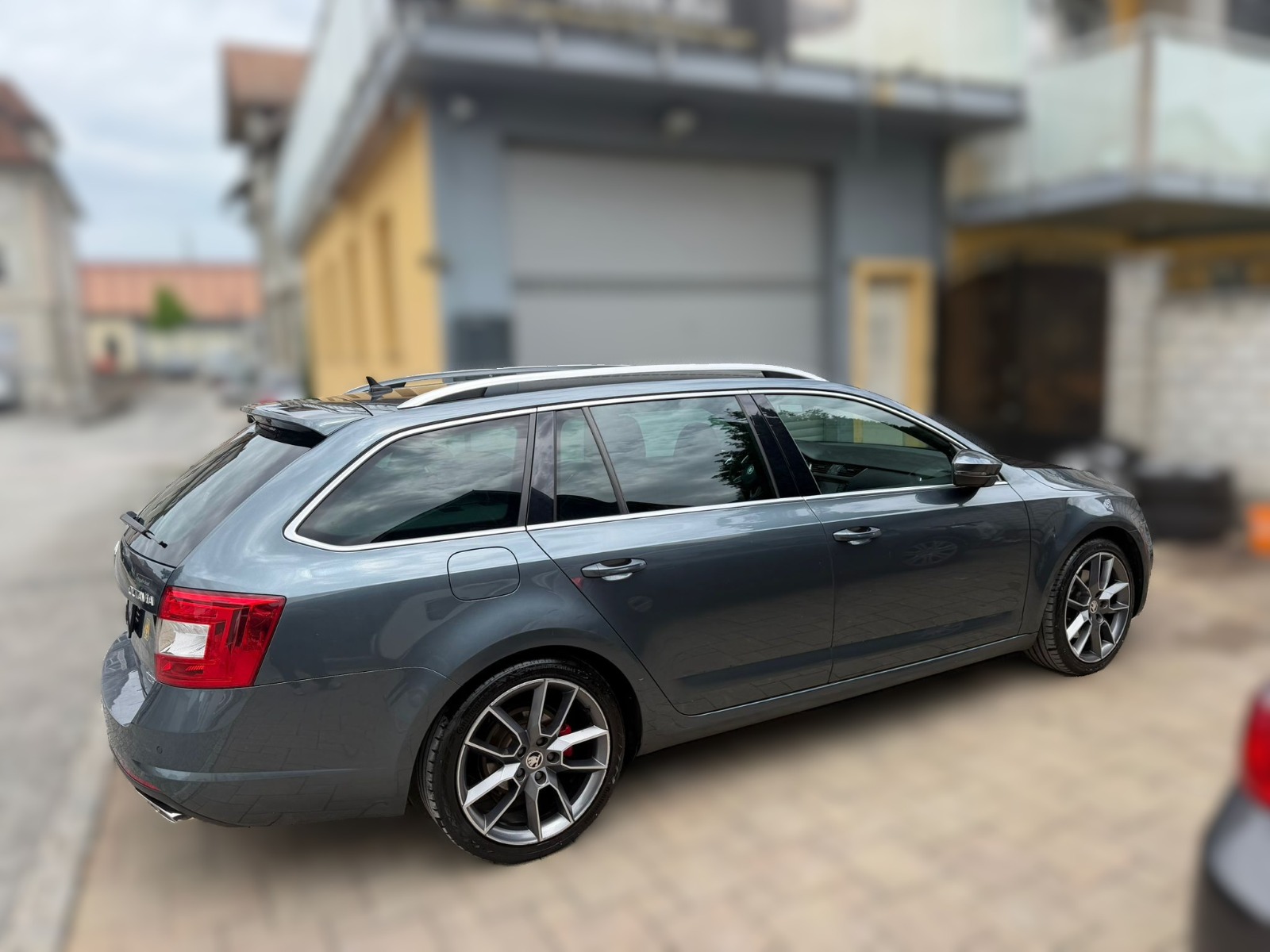 SKODA Octavia Combi 2.0 TDI RS 4x4 DSG-image-6