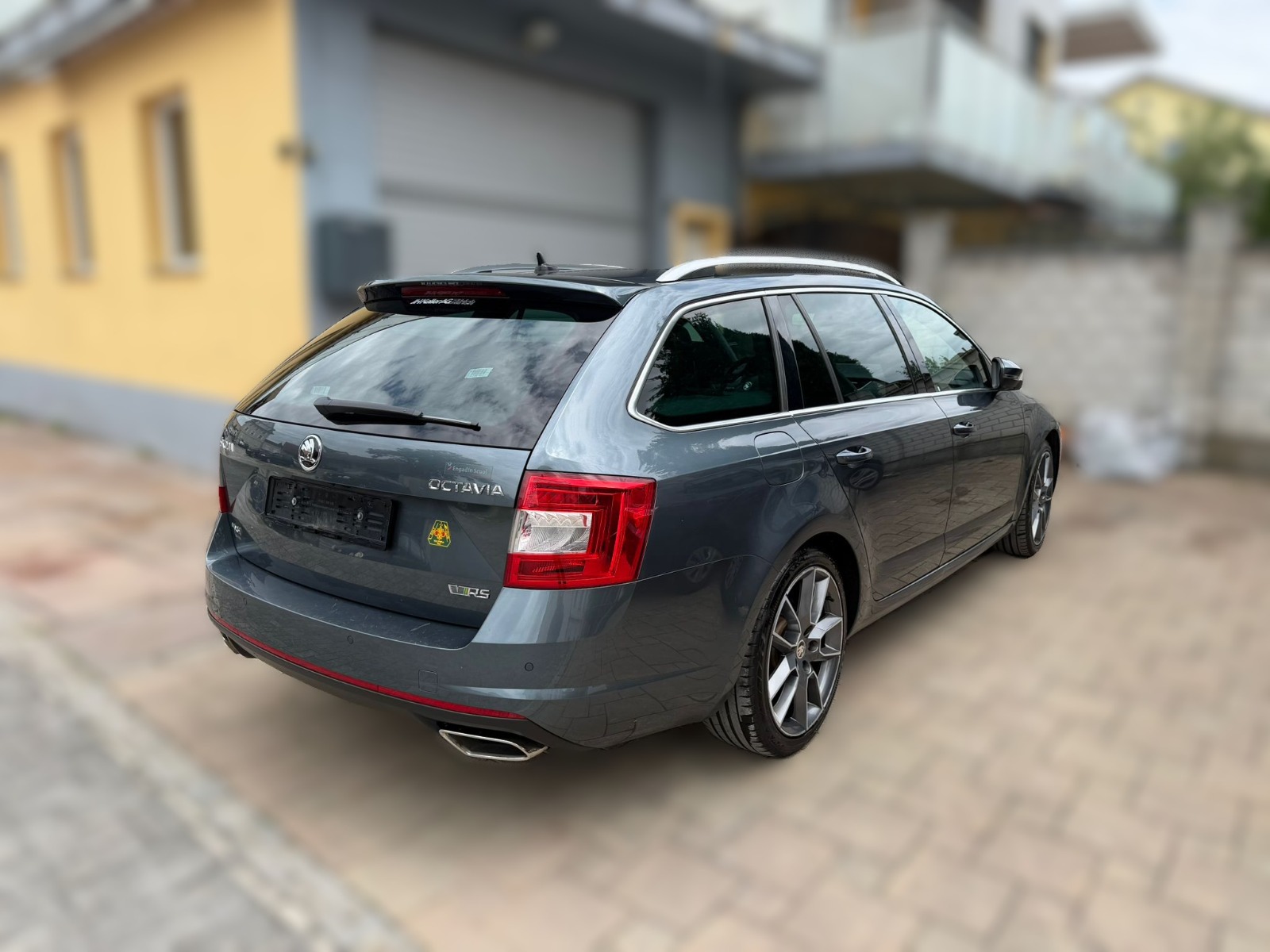 SKODA Octavia Combi 2.0 TDI RS 4x4 DSG-image-4