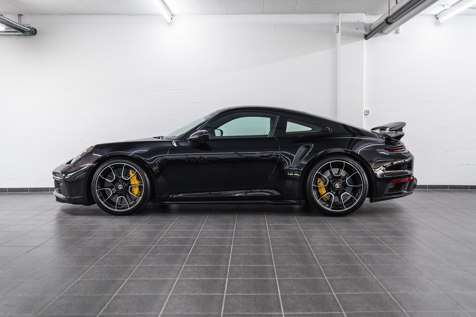 PORSCHE 911 Turbo S PDK-showroom-element-3