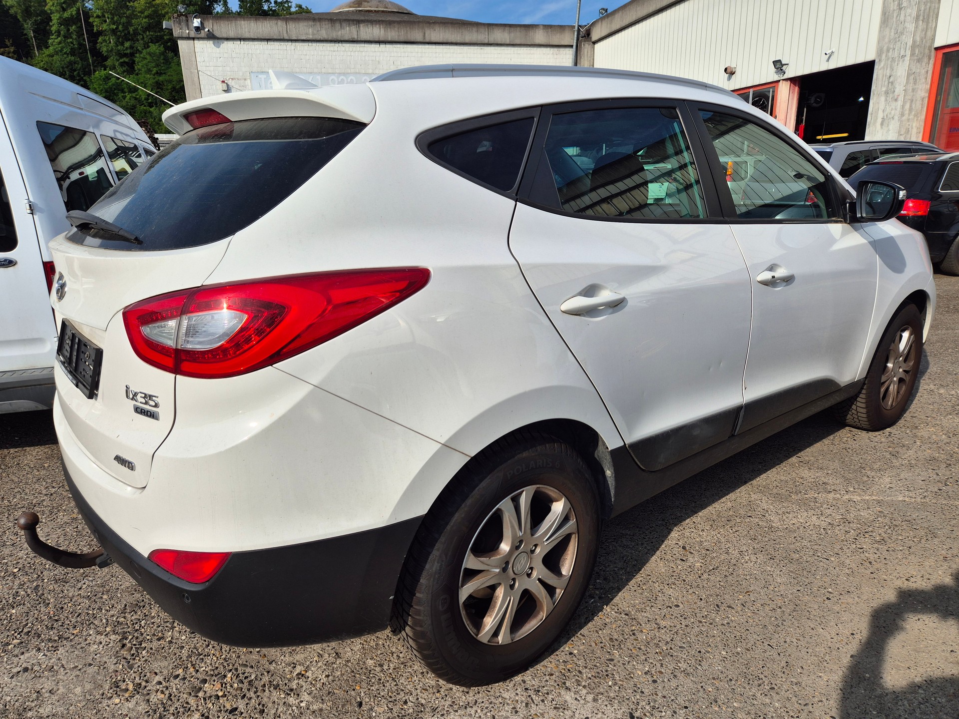 HYUNDAI iX 35 2.0 CRDi Premium 4WD Automatic-image-4