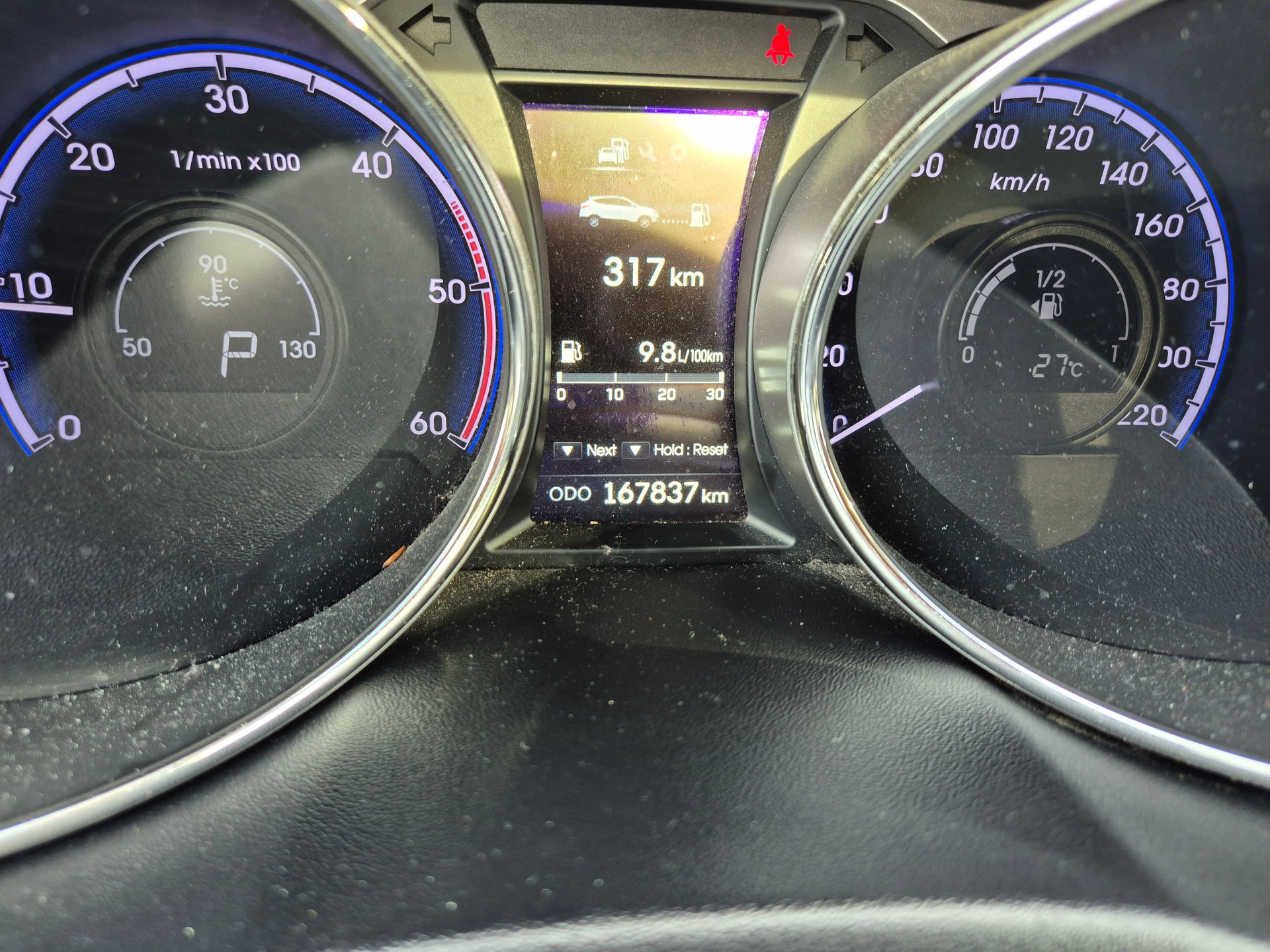 HYUNDAI iX 35 2.0 CRDi Premium 4WD Automatic-image-12