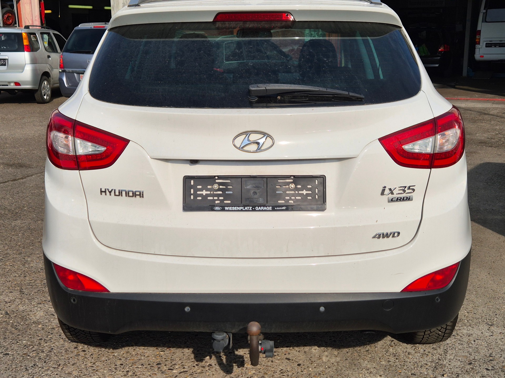 HYUNDAI iX 35 2.0 CRDi Premium 4WD Automatic-image-5