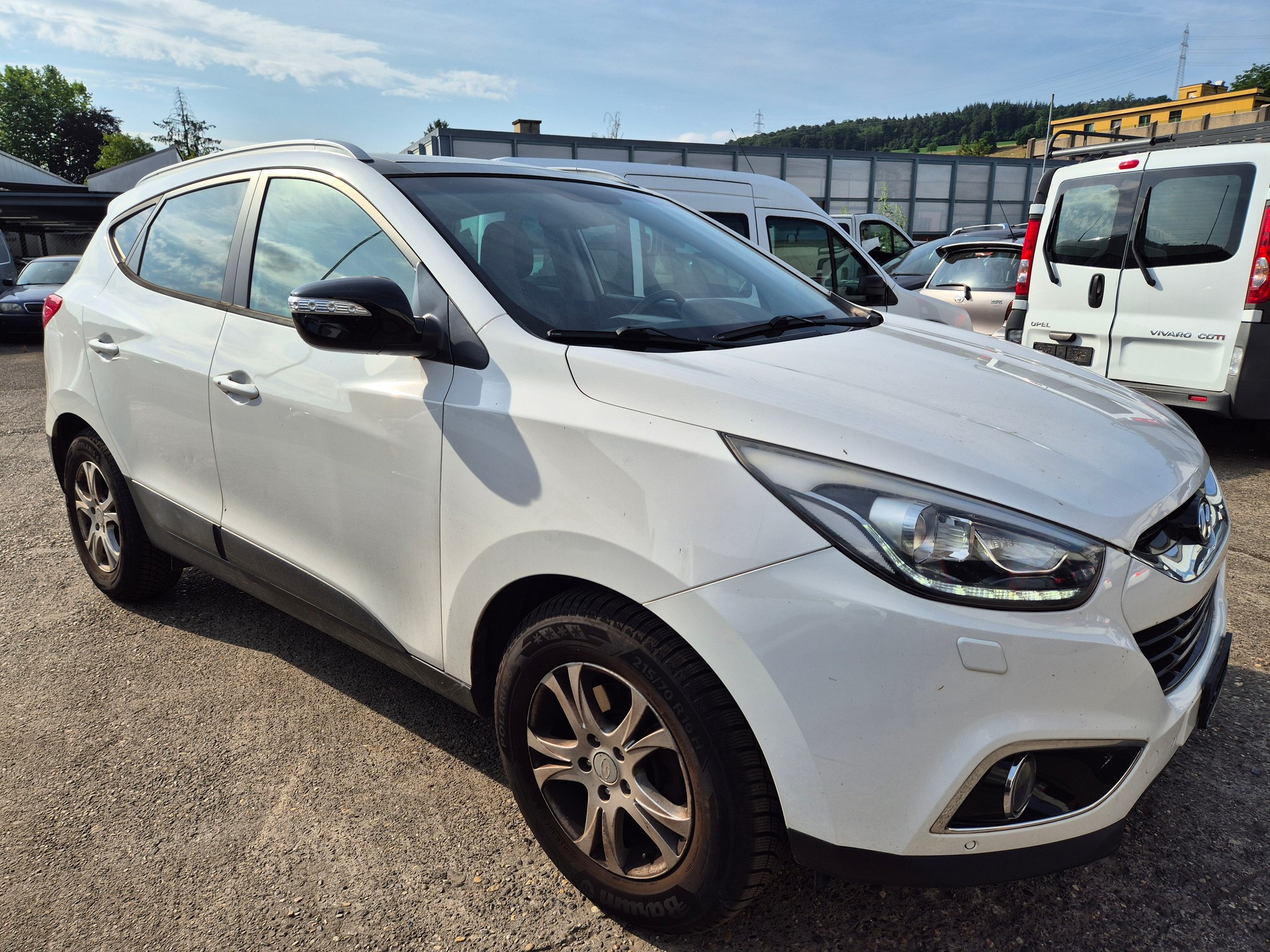 HYUNDAI iX 35 2.0 CRDi Premium 4WD Automatic-image-1