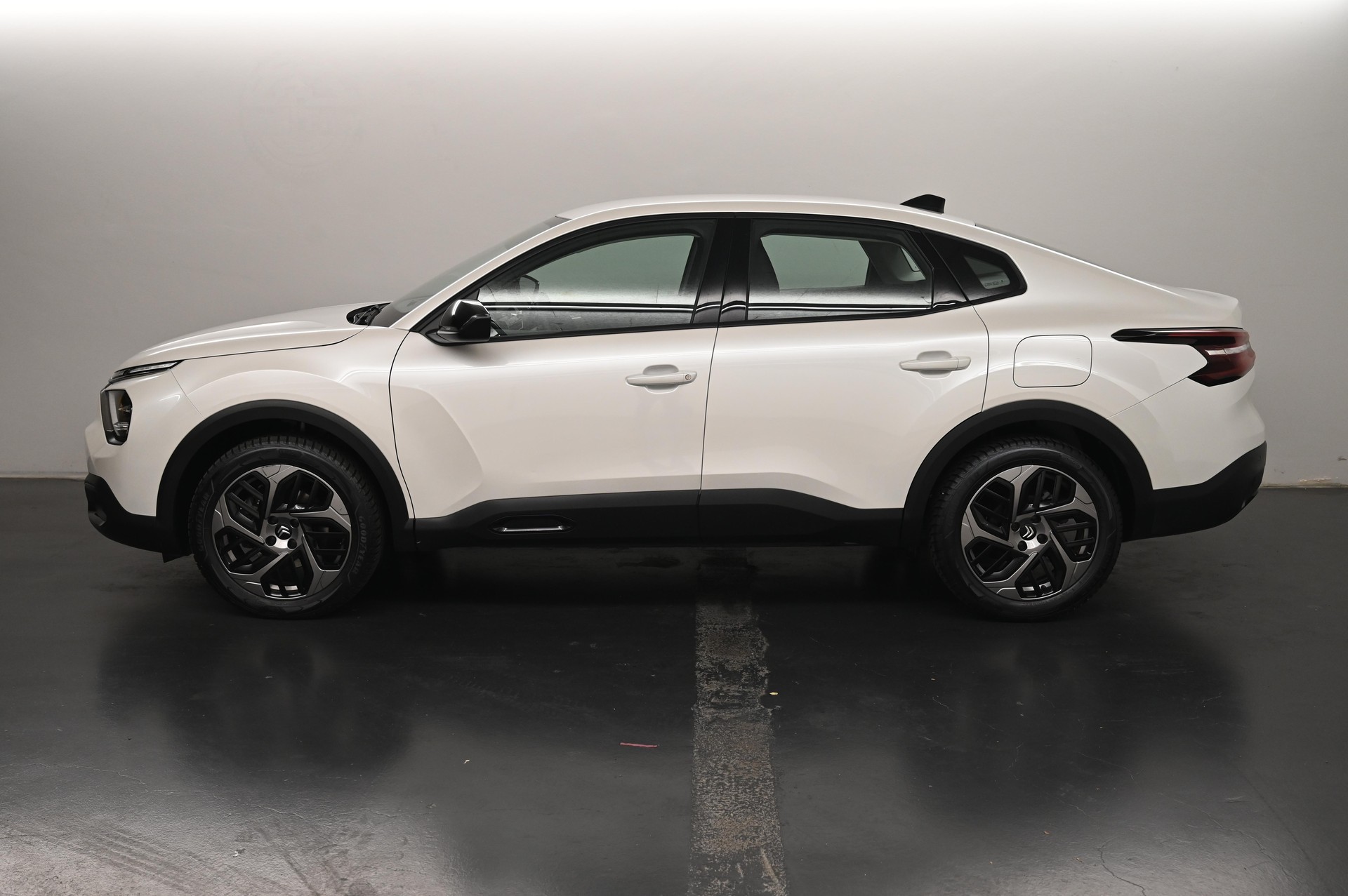 CITROEN C4 X 1.2 PureTech Swiss Edition-showroom-element-2
