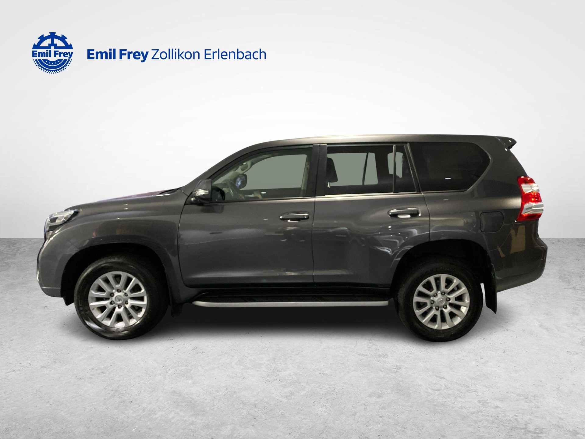 TOYOTA Land Cruiser 2.8 D Linea Sol-showroom-element-1