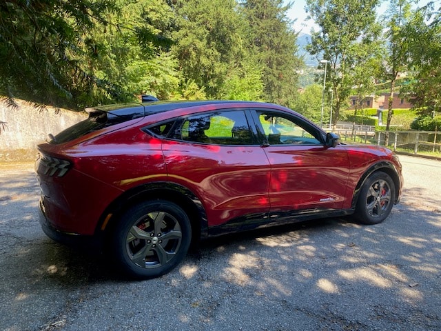 FORD Mustang MACH-E AWD 91 kWh-image-4