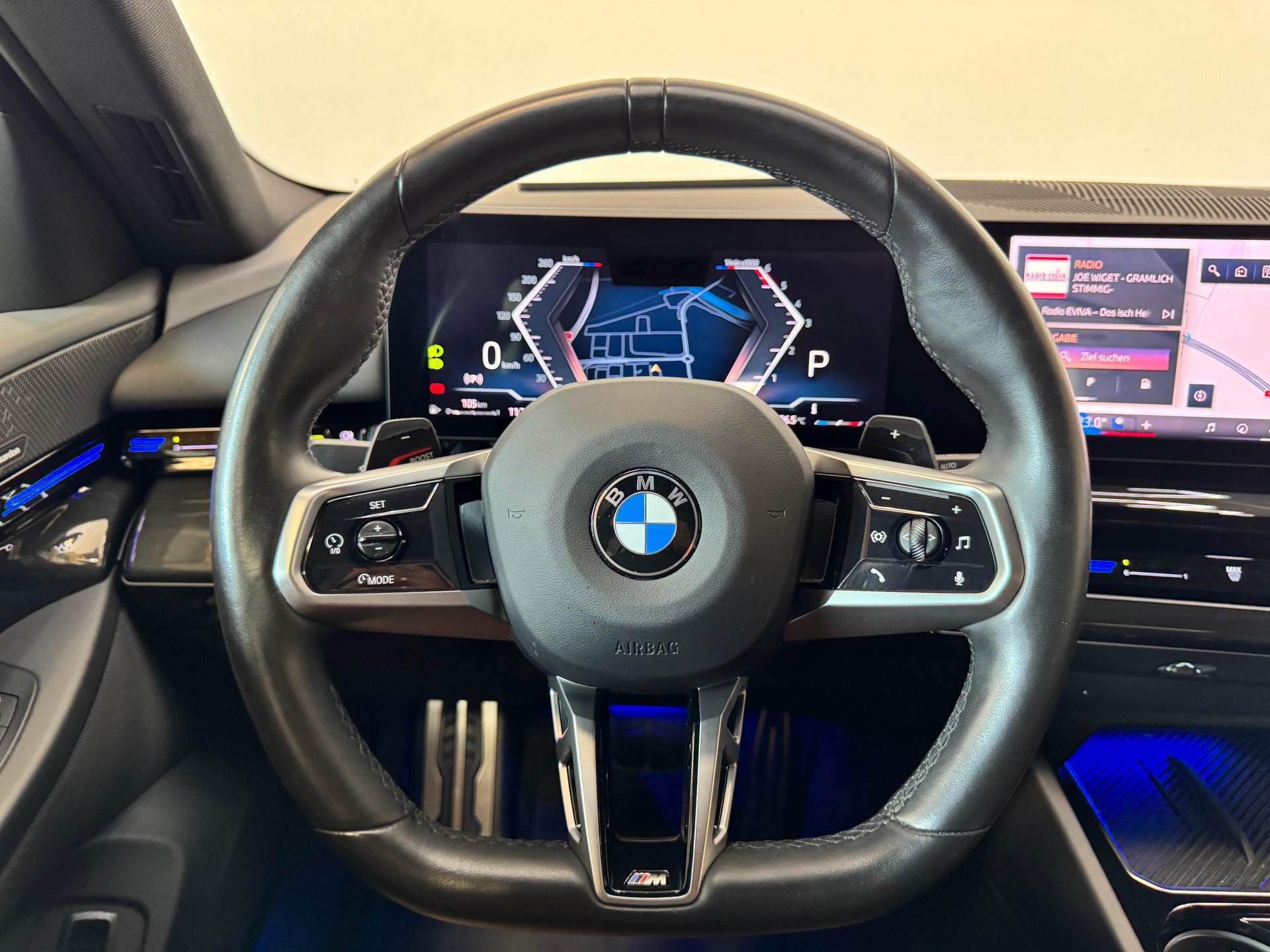 BMW 520d xDrive 48V M Sport Pro Steptronic-image-14