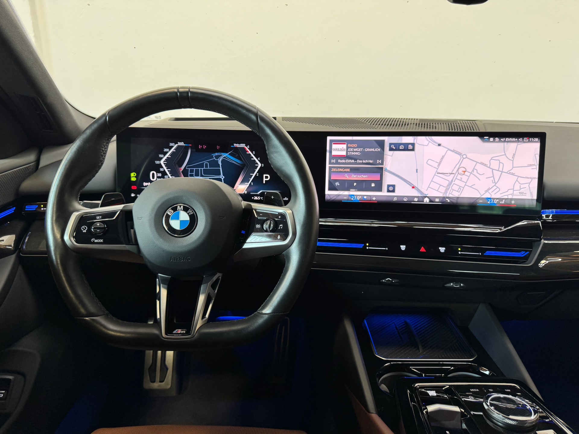 BMW 520d xDrive 48V M Sport Pro Steptronic-image-15