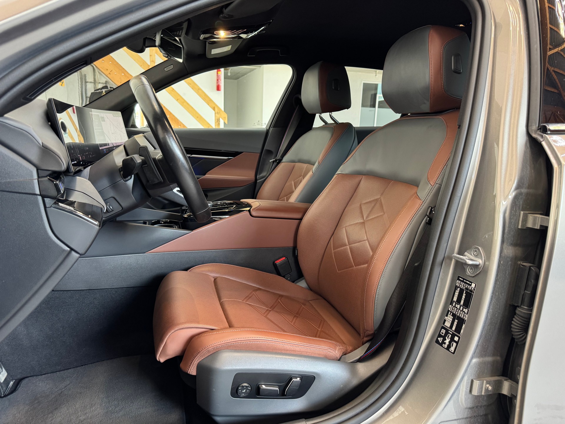 BMW 520d xDrive 48V M Sport Pro Steptronic-image-9