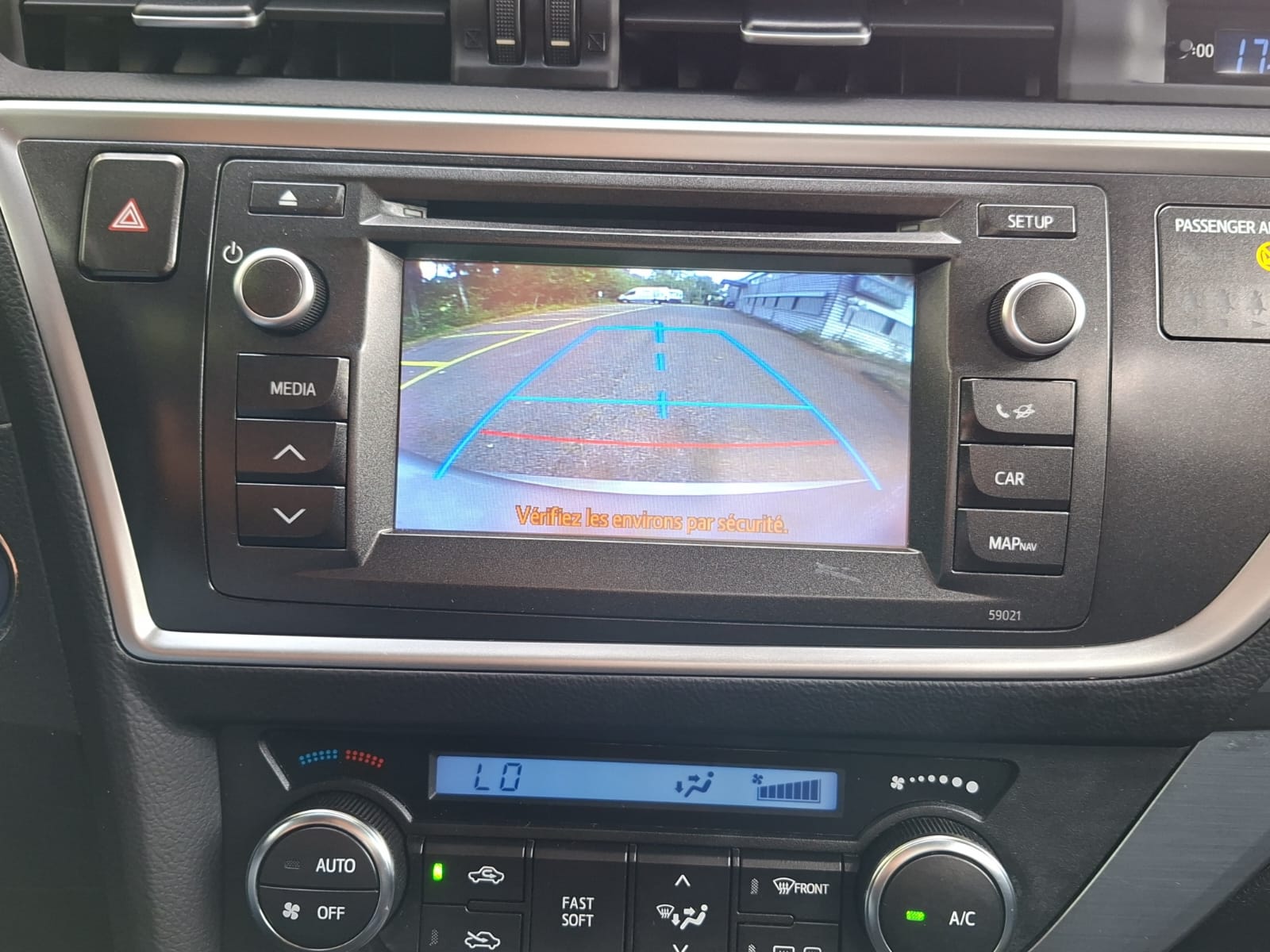 TOYOTA Auris 1.8 16V HSD Linea Luna-image-17