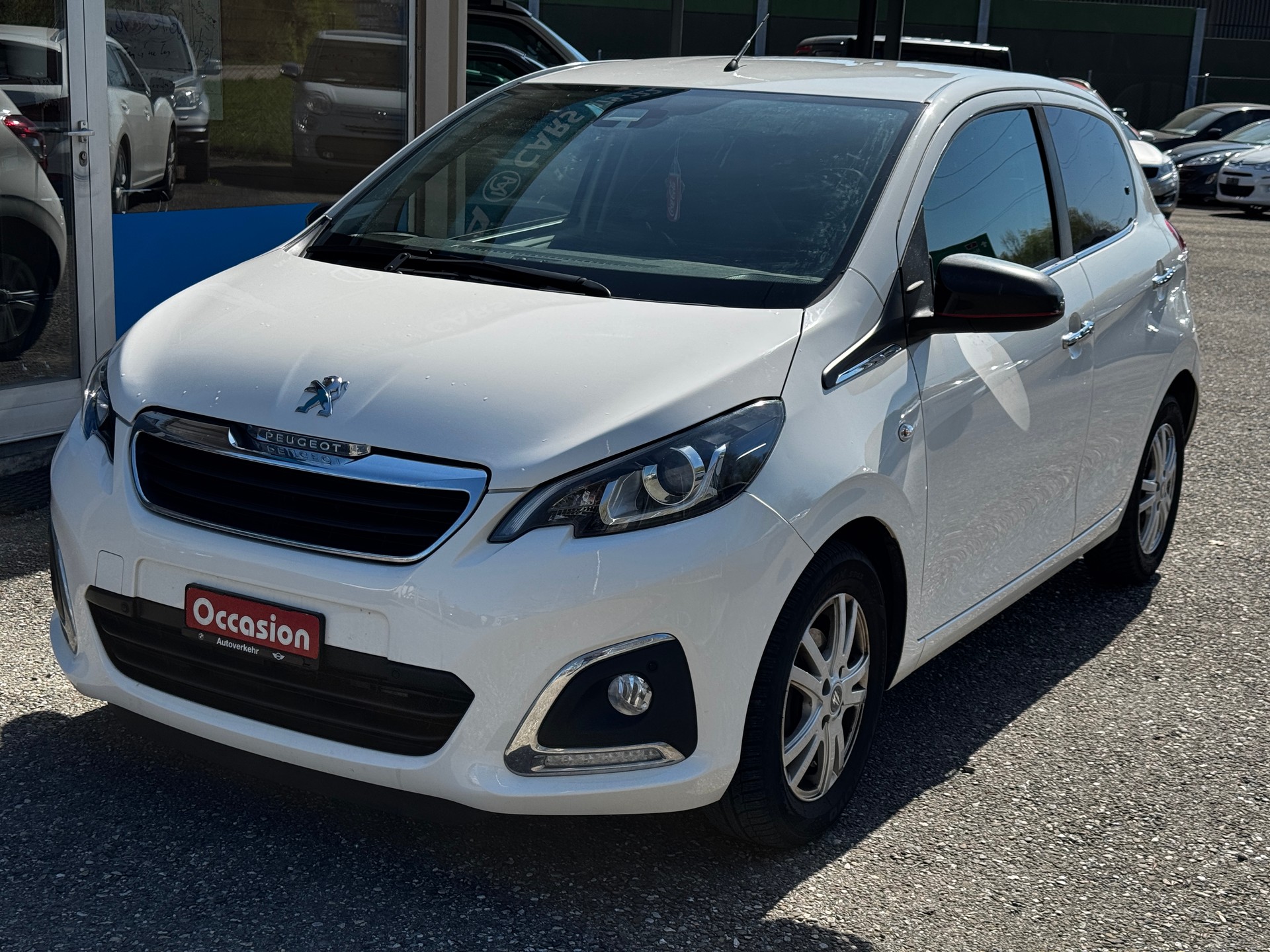 PEUGEOT 108 1.2 VTi Allure Top-image-1