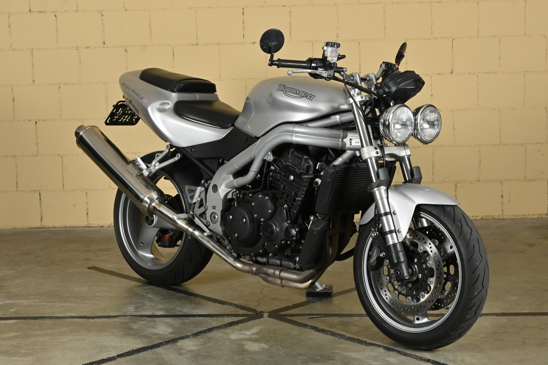 TRIUMPH Speed Triple 955i-image-1
