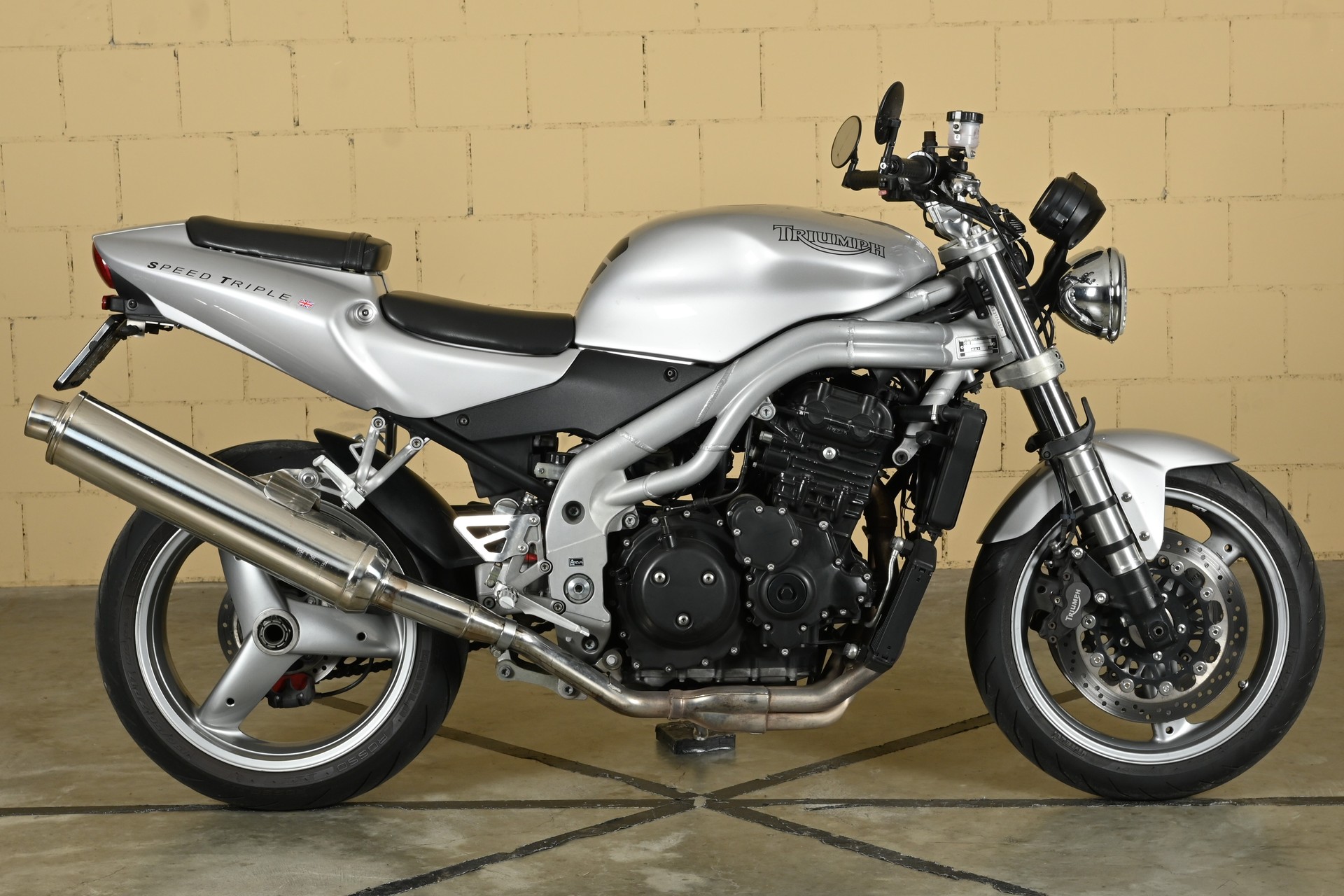 TRIUMPH Speed Triple 955i-image-0