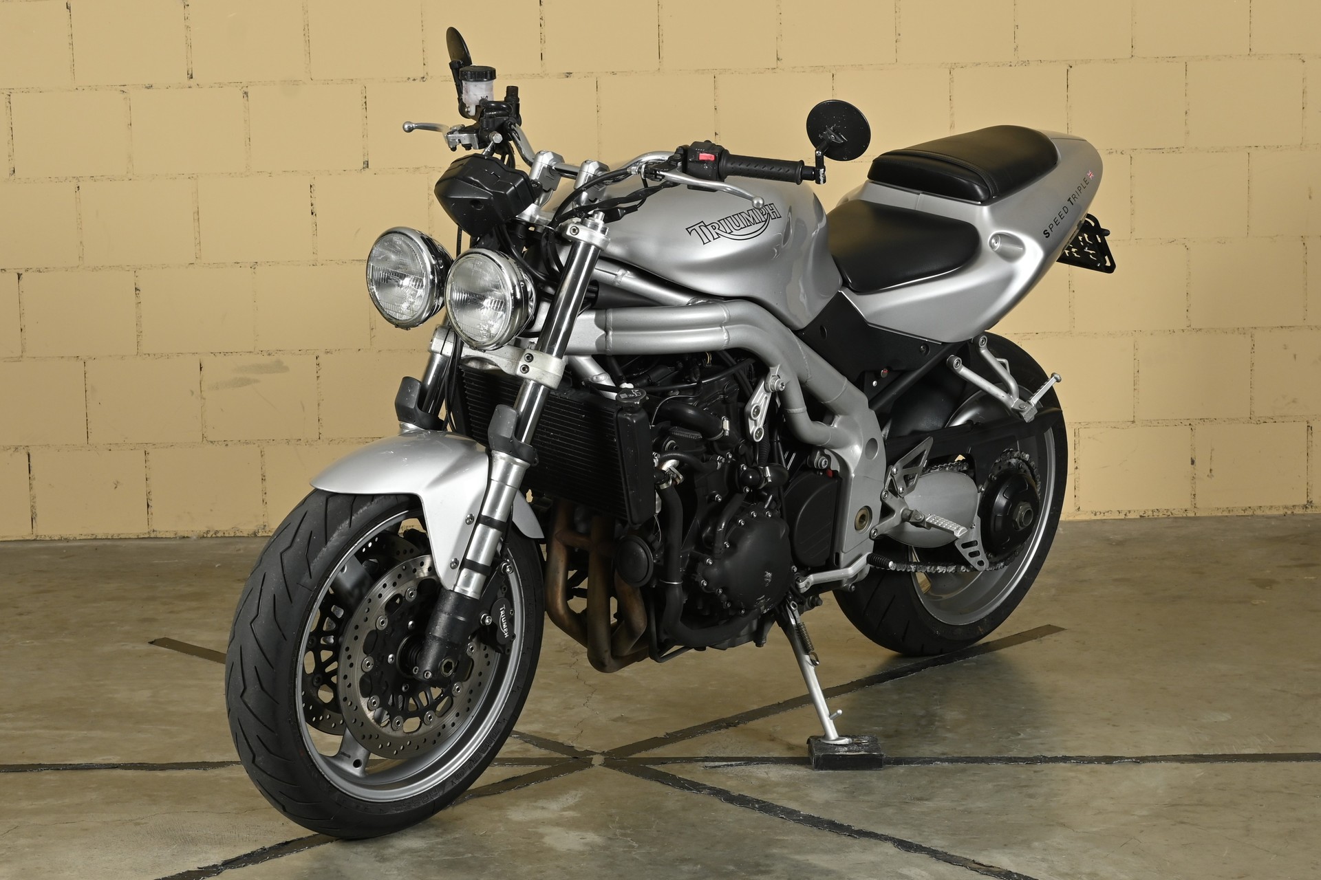 TRIUMPH Speed Triple 955i-image-2