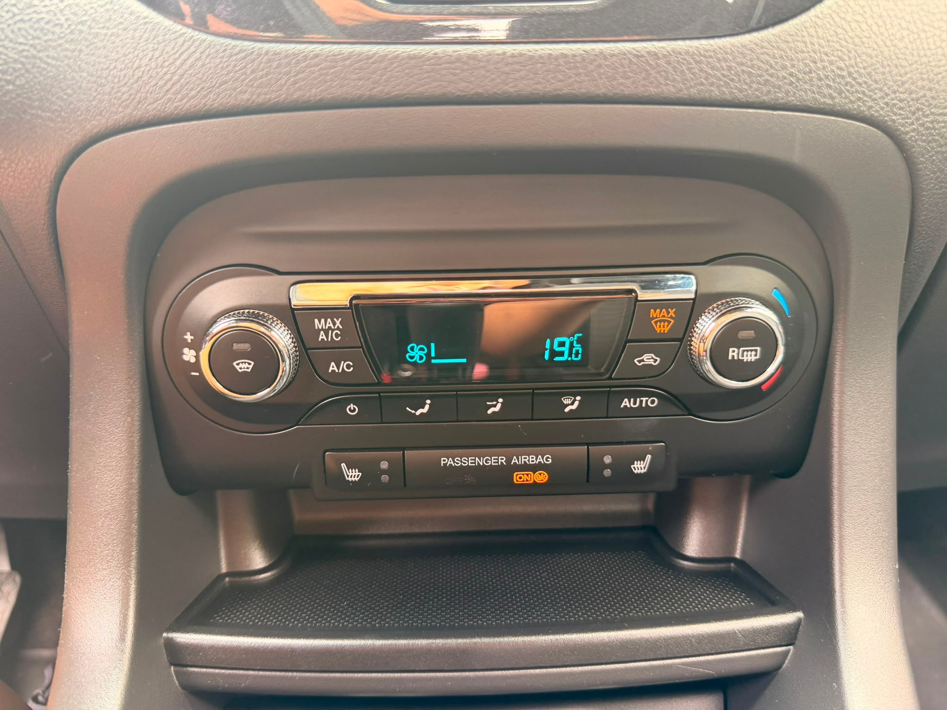 FORD KA+ 1.2 Ti-VCT Active-image-27