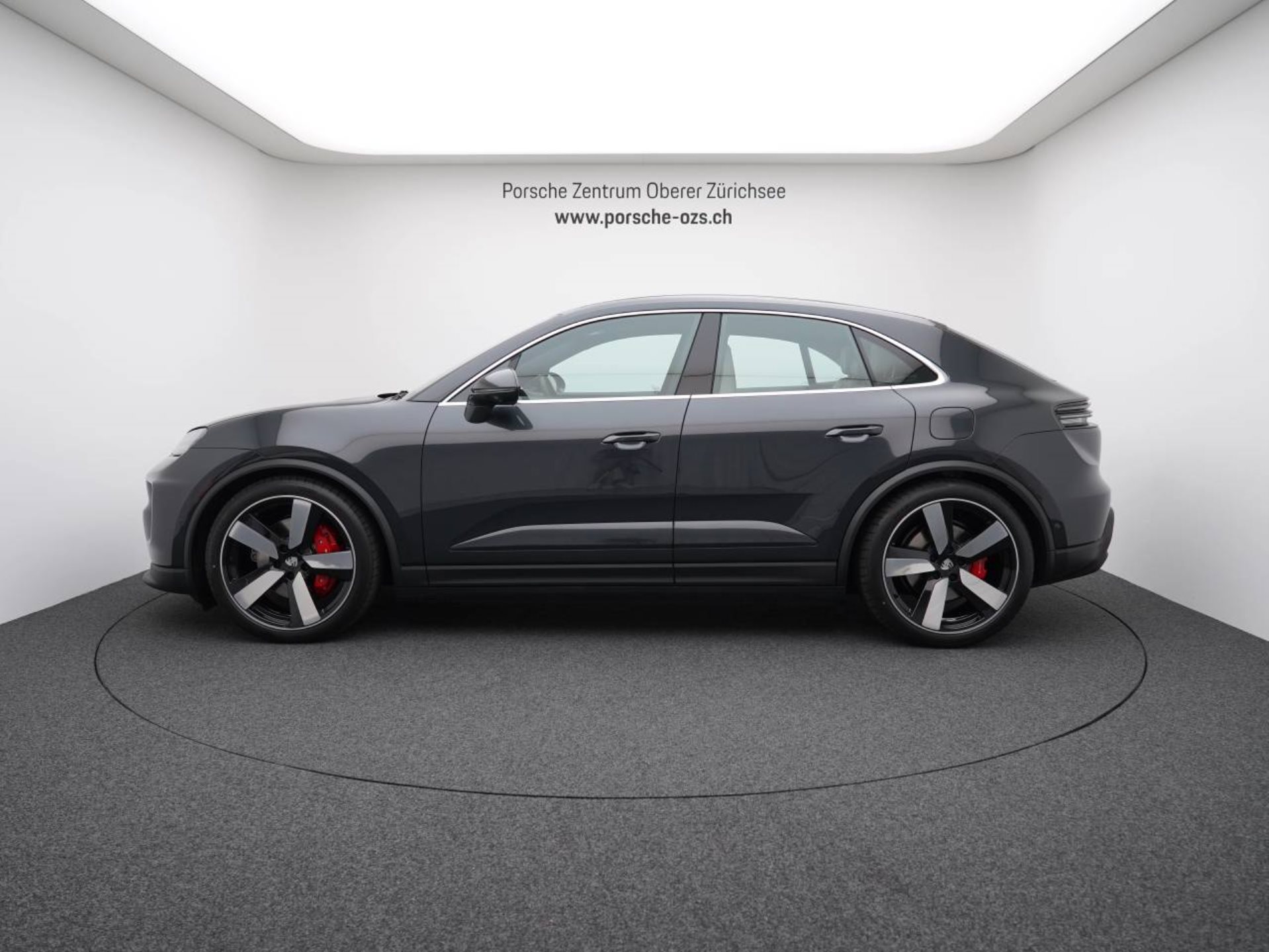 PORSCHE Macan 4S-showroom-element-1