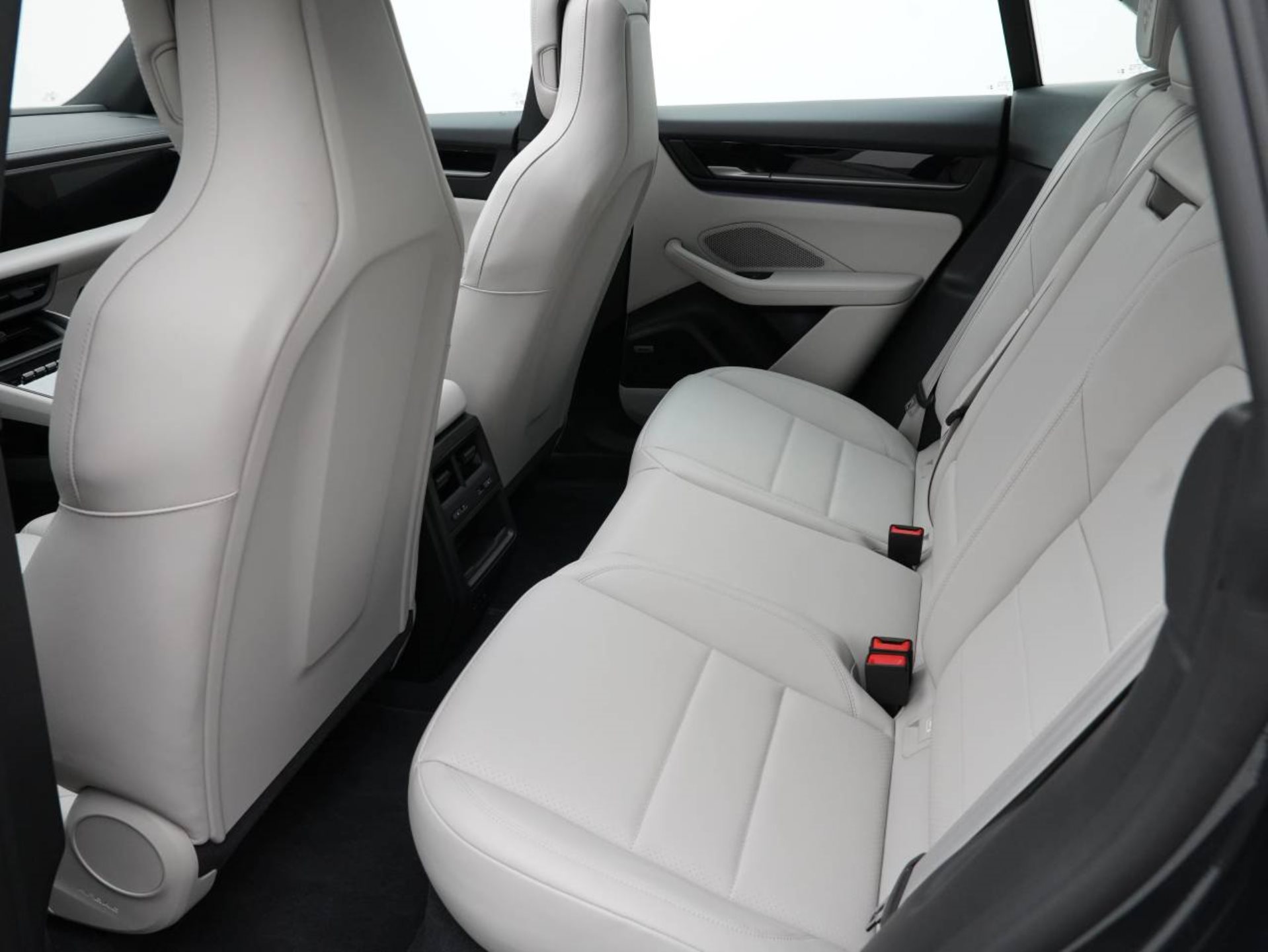 PORSCHE Macan 4S-image-28