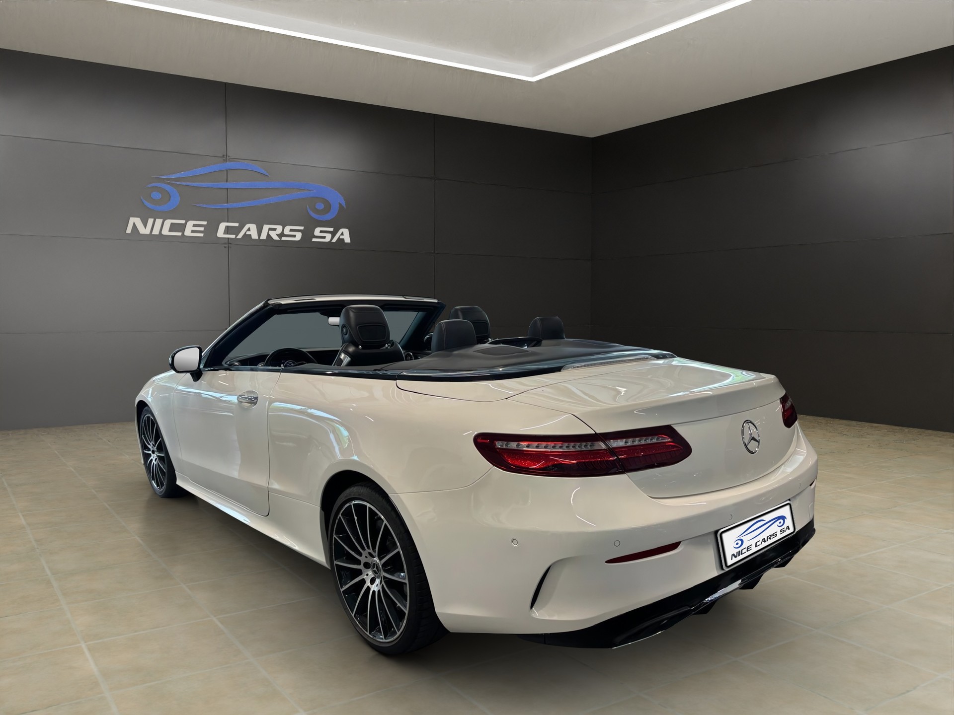 MERCEDES-BENZ E 400 Cabriolet AMG Line 4 Matic 9G-Tronic-showroom-element-2