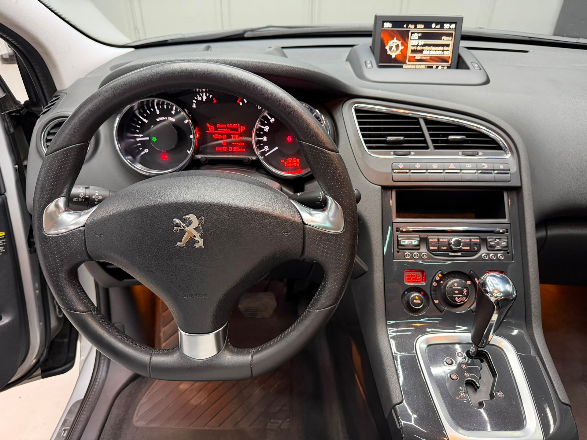 PEUGEOT 5008 1.6 THP Allure Tiptronic-image-7