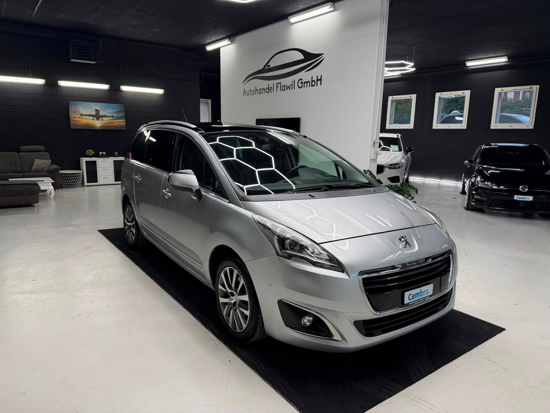 PEUGEOT 5008 1.6 THP Allure Tiptronic