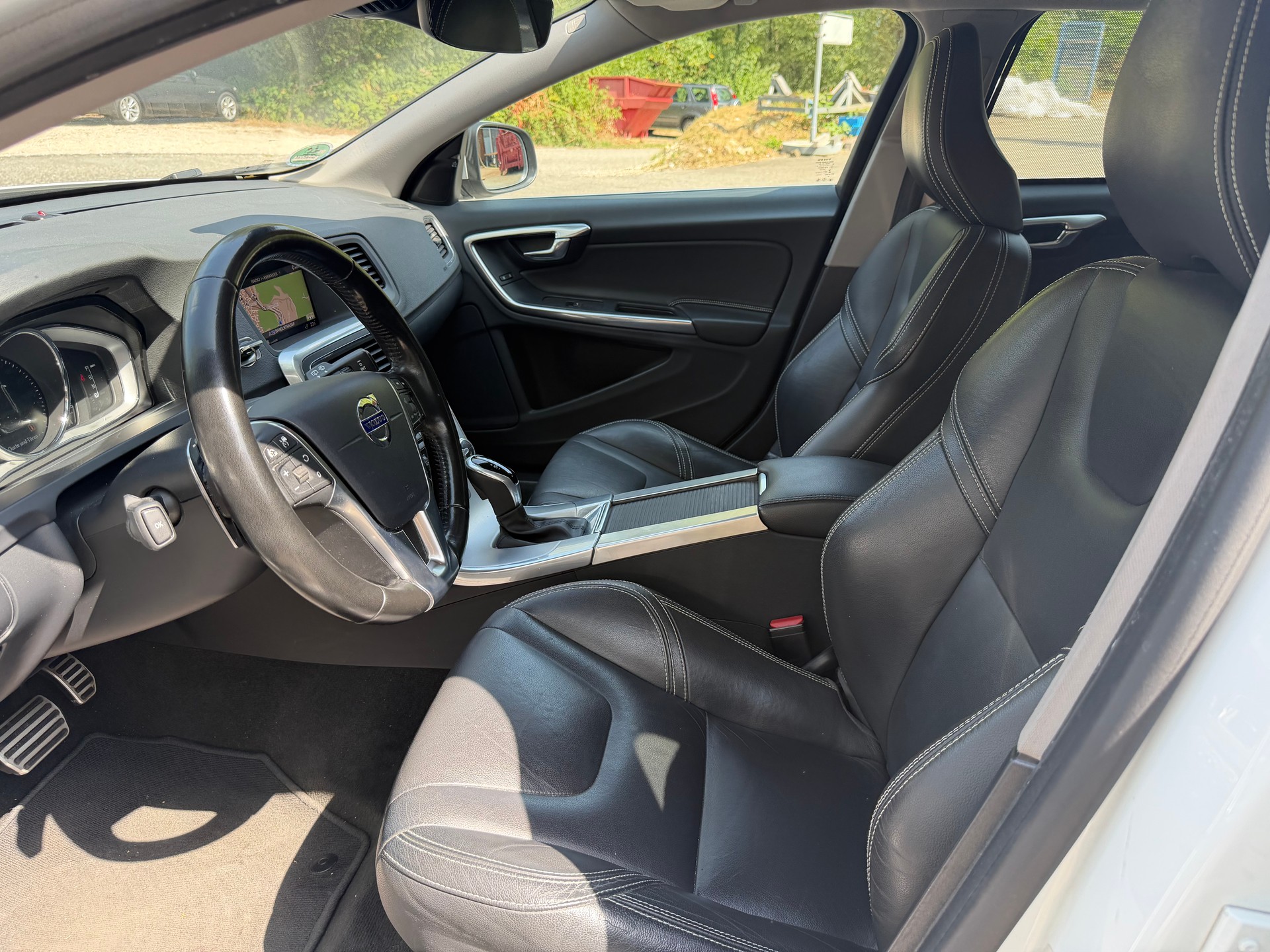 VOLVO V60 T6 AWD Summum Geartronic-image-7