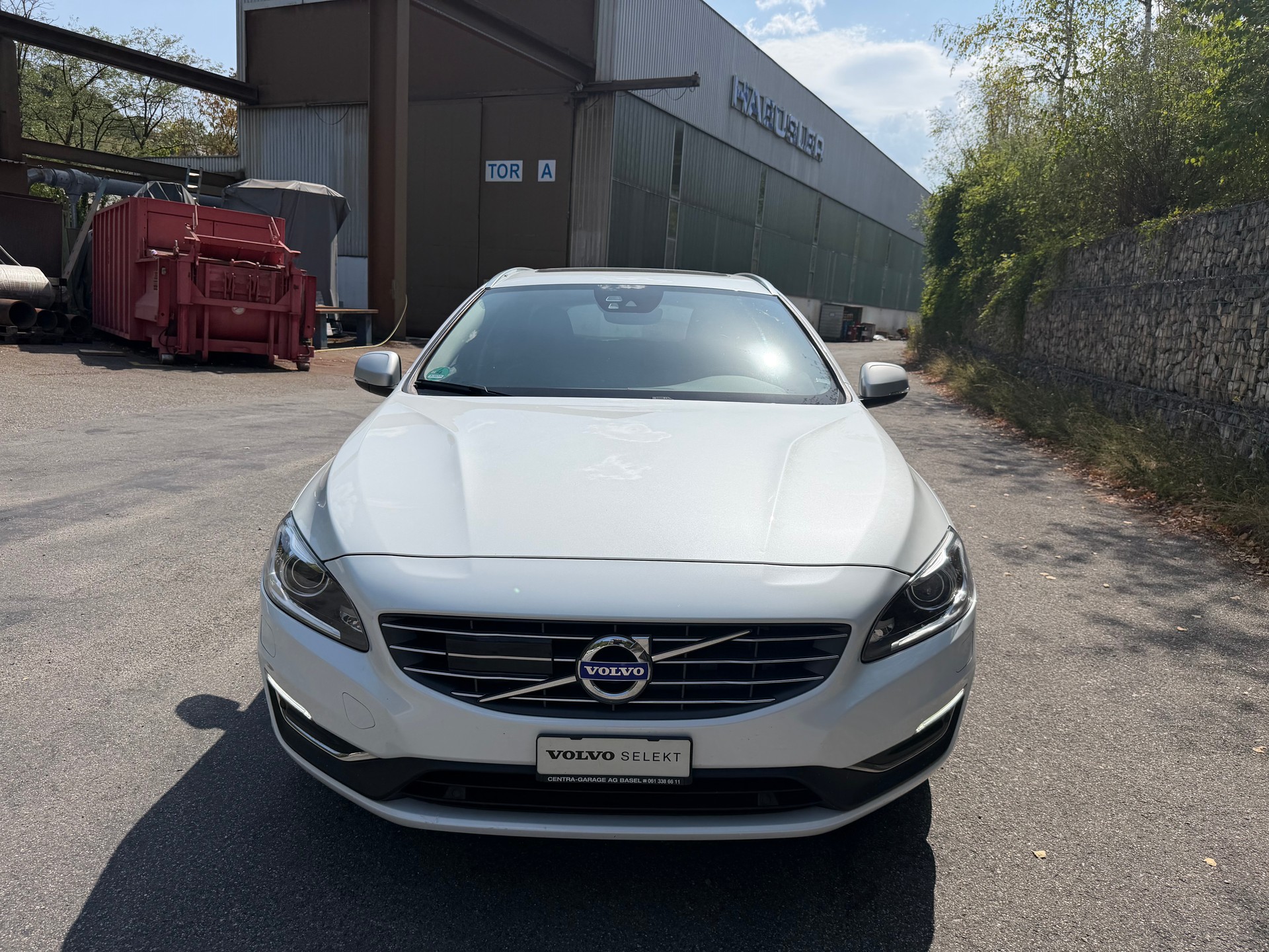 VOLVO V60 T6 AWD Summum Geartronic-image-1