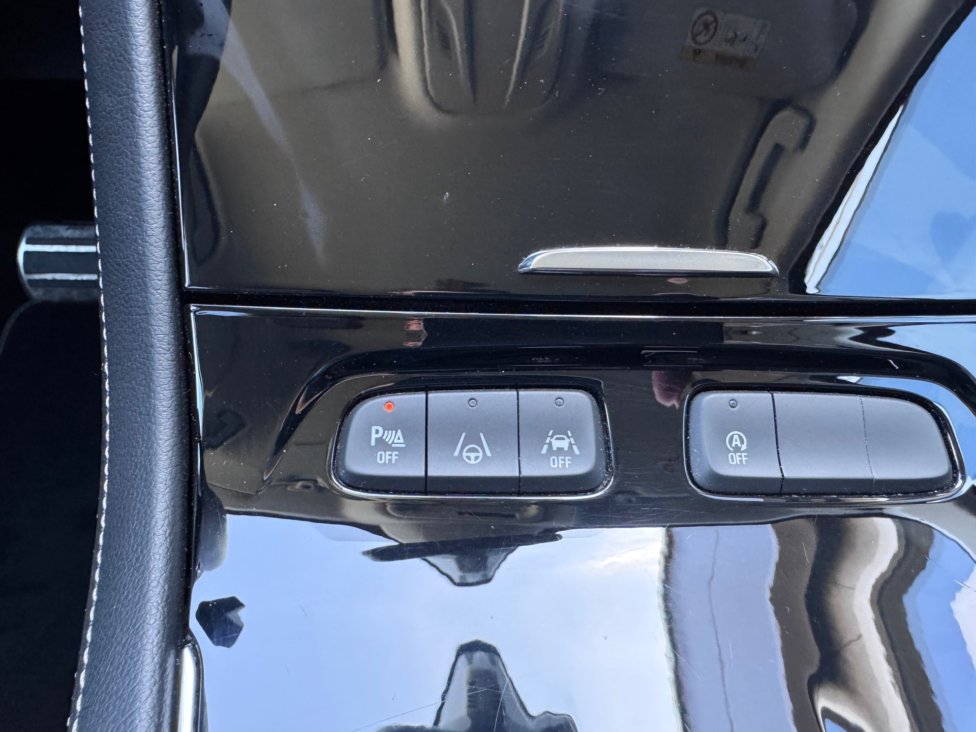 OPEL Grandland 1.2i TP GS Line+Automat+Navigation+Bluetooth+Rückfahrkamera+ACC+Getönte Scheiben+Sitz-/Lenkradheizung+LED +-image-24