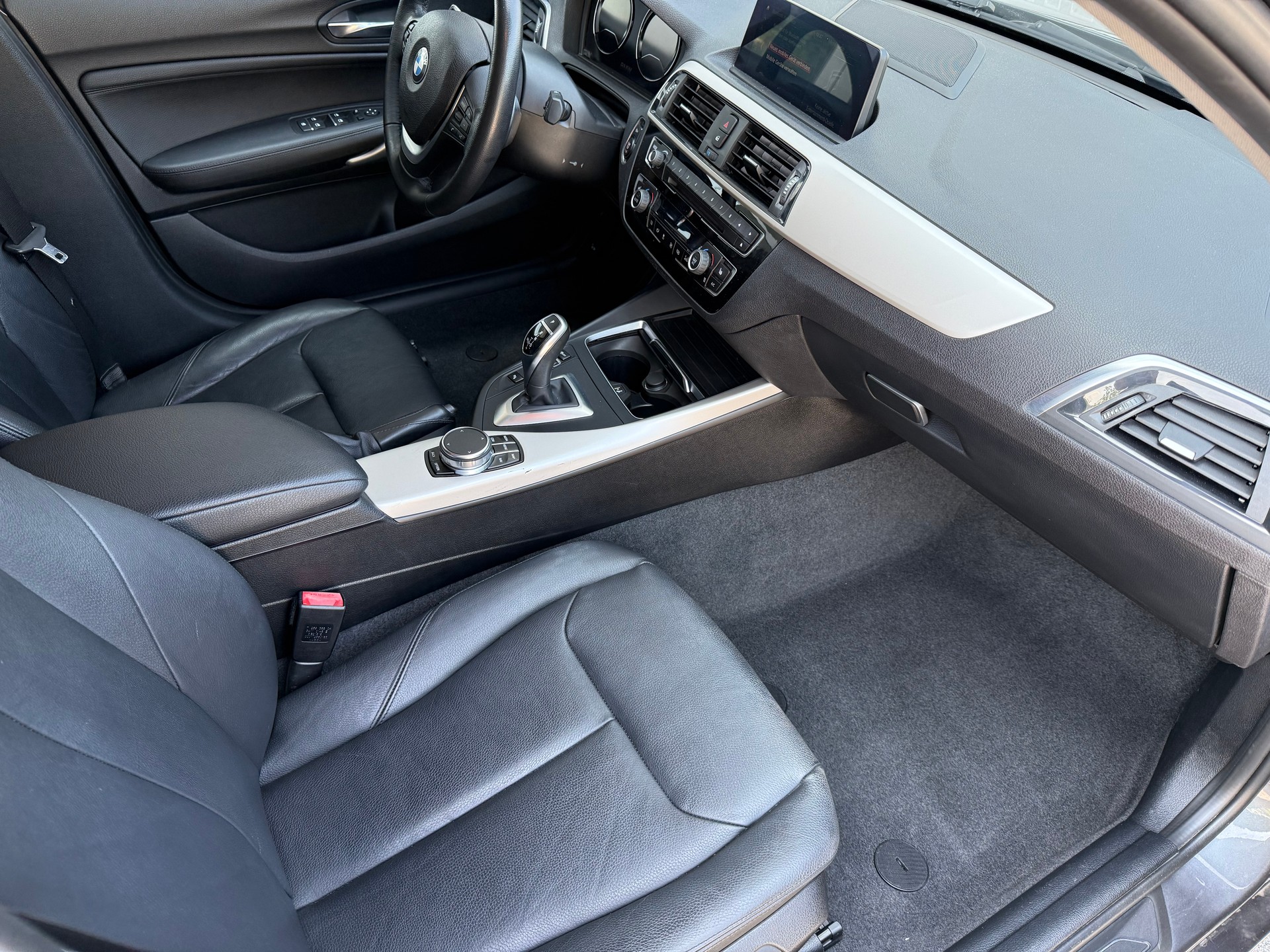 BMW 120d xDrive Steptronic-image-10