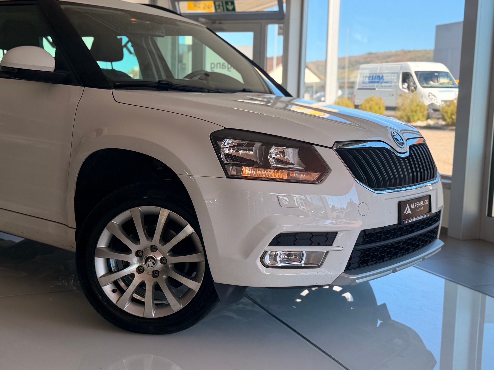 SKODA Yeti 1.8 TSI Ambition 4x4 DSG-showroom-element-1