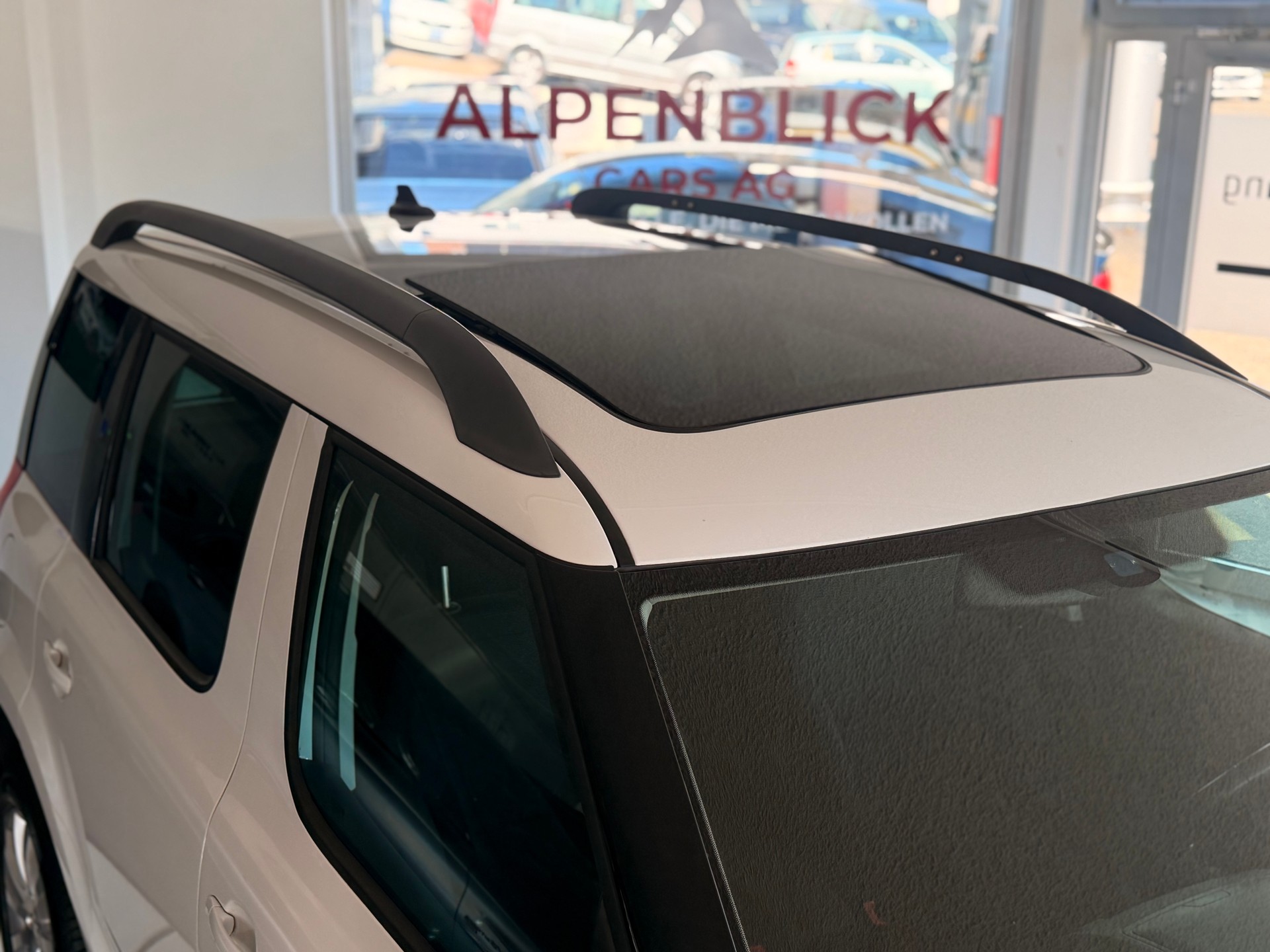 SKODA Yeti 1.8 TSI Ambition 4x4 DSG-showroom-element-3