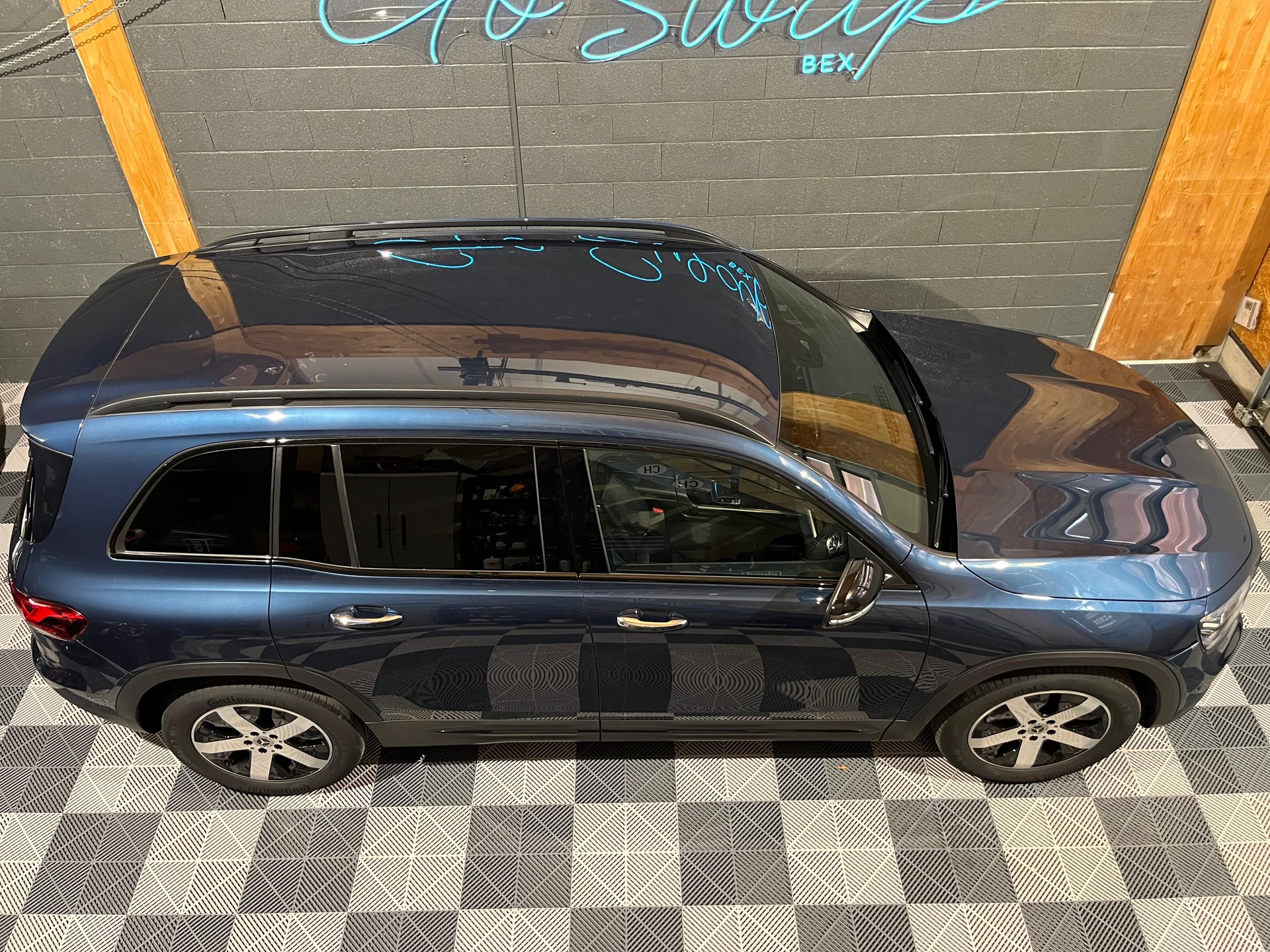 MERCEDES-BENZ GLB 250 4Matic Progressive 8G-Tronic-showroom-element-1